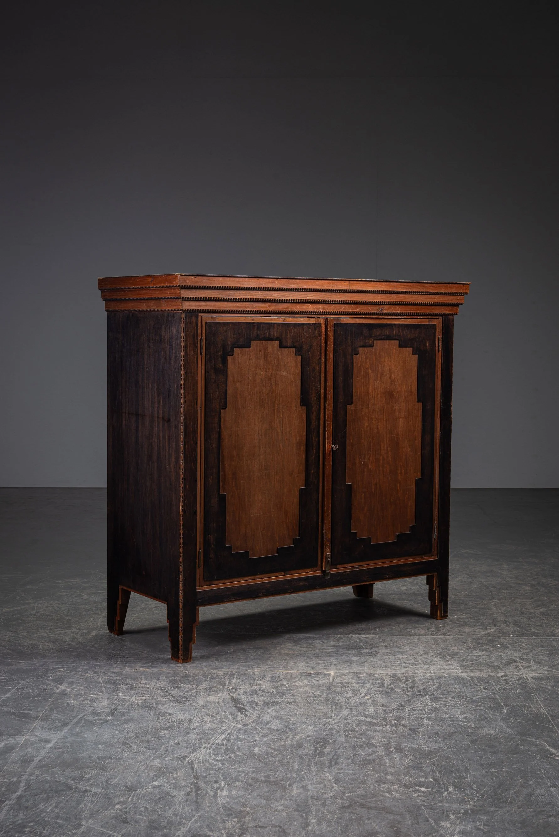 ST-632026140729-1930s-Art-Deco-Cabinet_02.jpg
