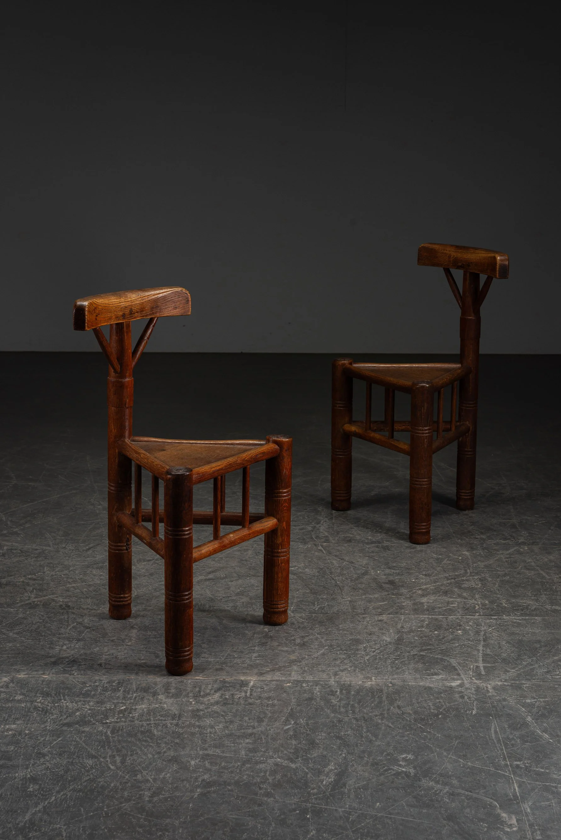 SE-3112025185035-1960s-Tripod-Accent-Chair_01.jpg