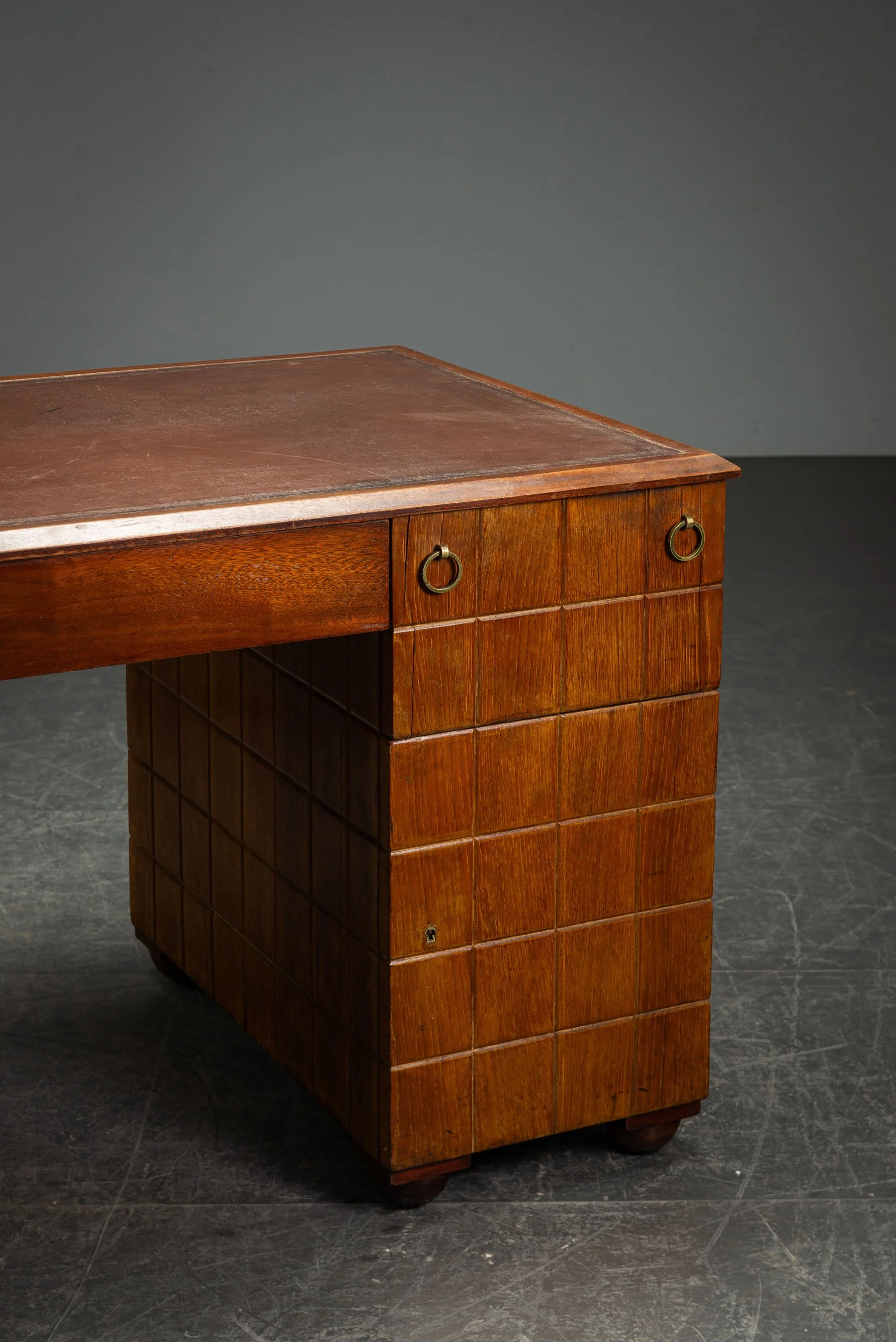 TA-582025205810-Art-Deco-'Pascal'-Desk-by-Georges-Chevalier_03.jpg