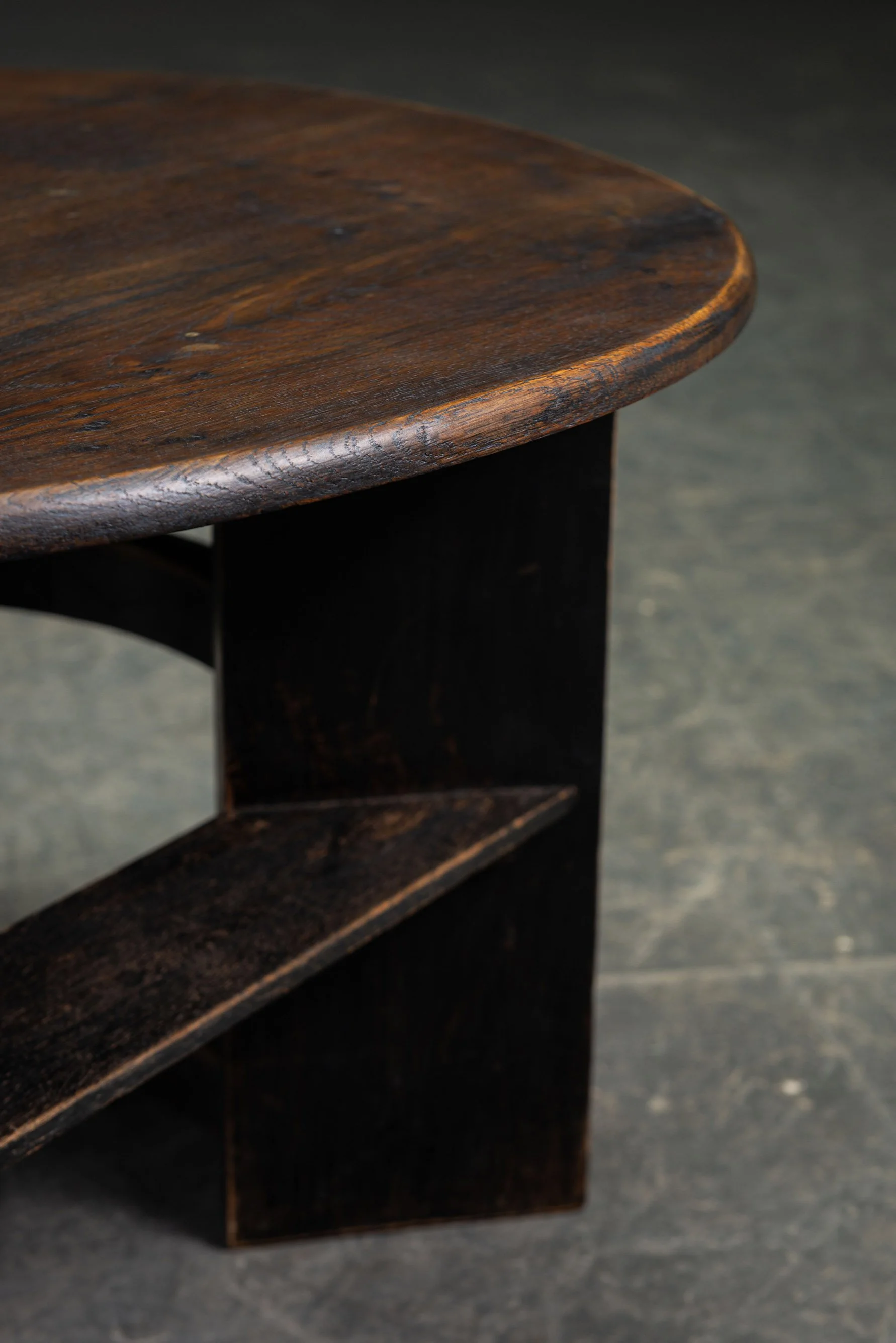 TA-232026194545-1920s-Haagse-School-Side-Table_05.jpg