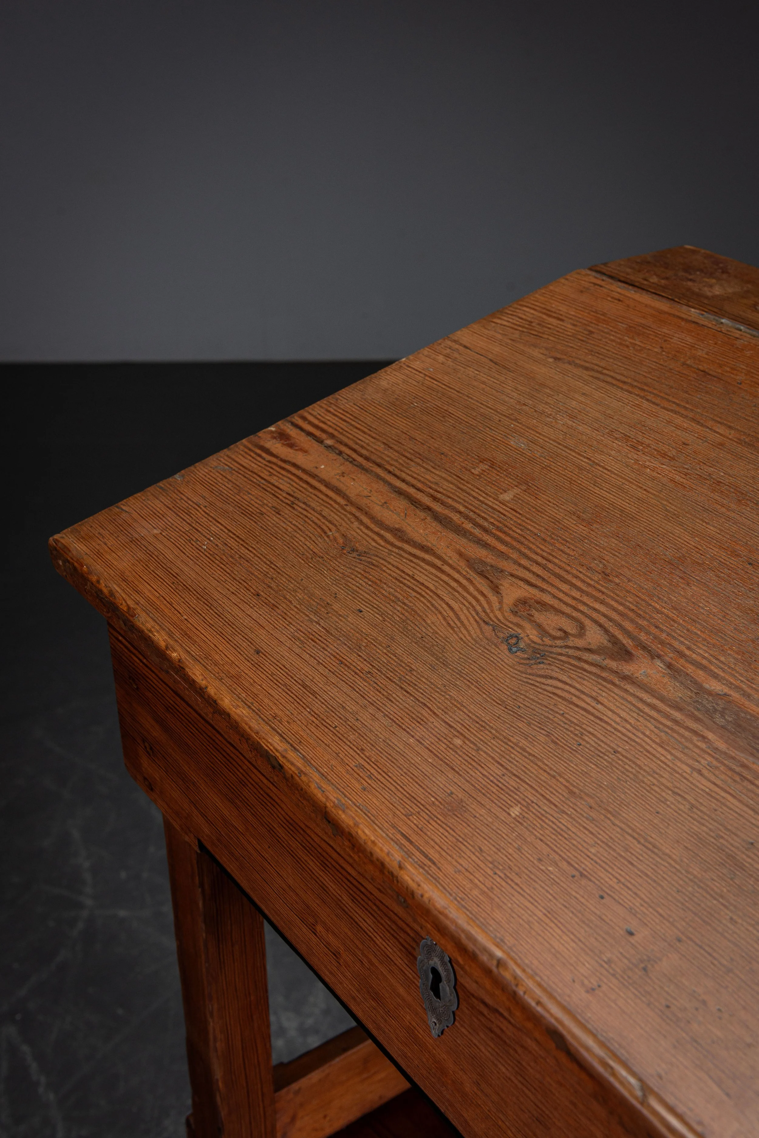 TA-27102025180825-Architectural-Lectern-or-Drawing-Table-with-Stool_14.jpg