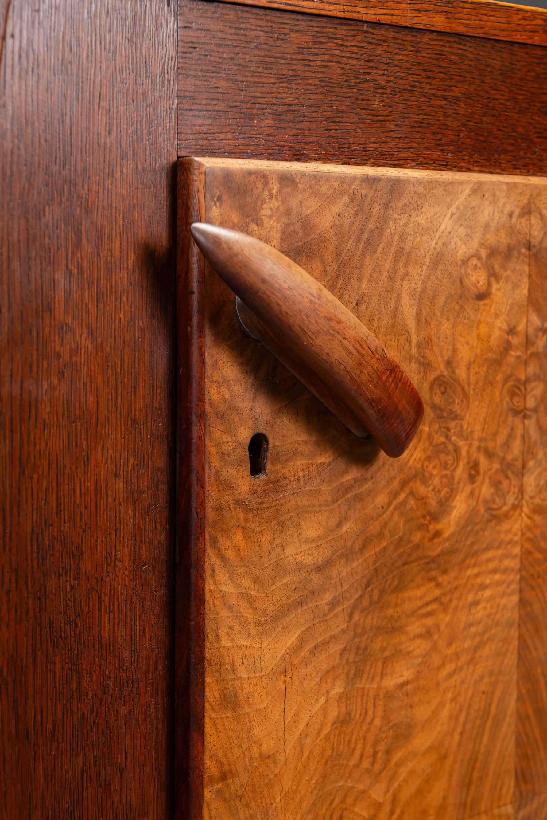 ST-1962024195902-Amsterdamse-School-Sideboard-by-Architect-Paul-Bromberg_06.jpg