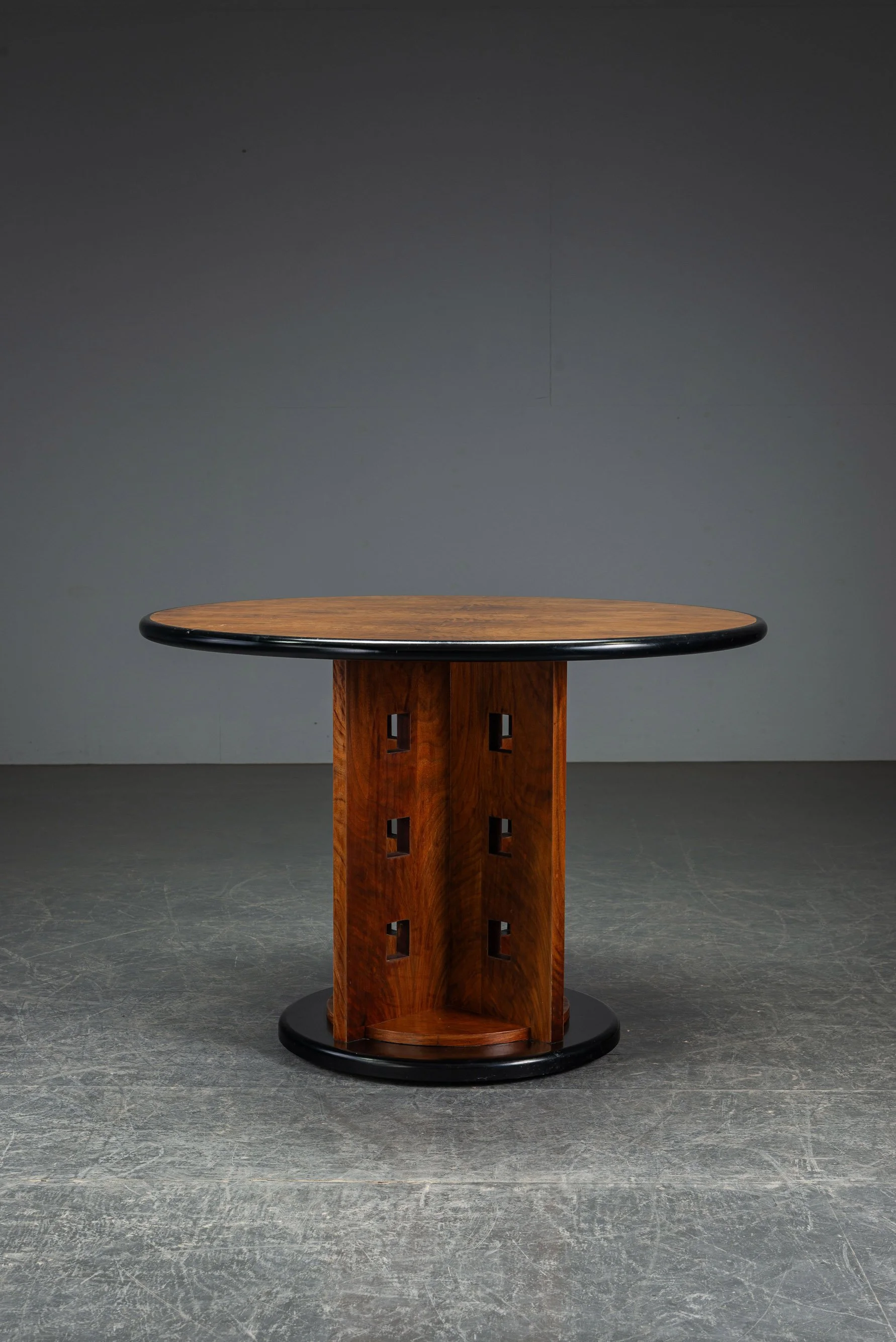 WEB RES TA-17112025123158 - 1980s Art Deco Side Table_02.jpg