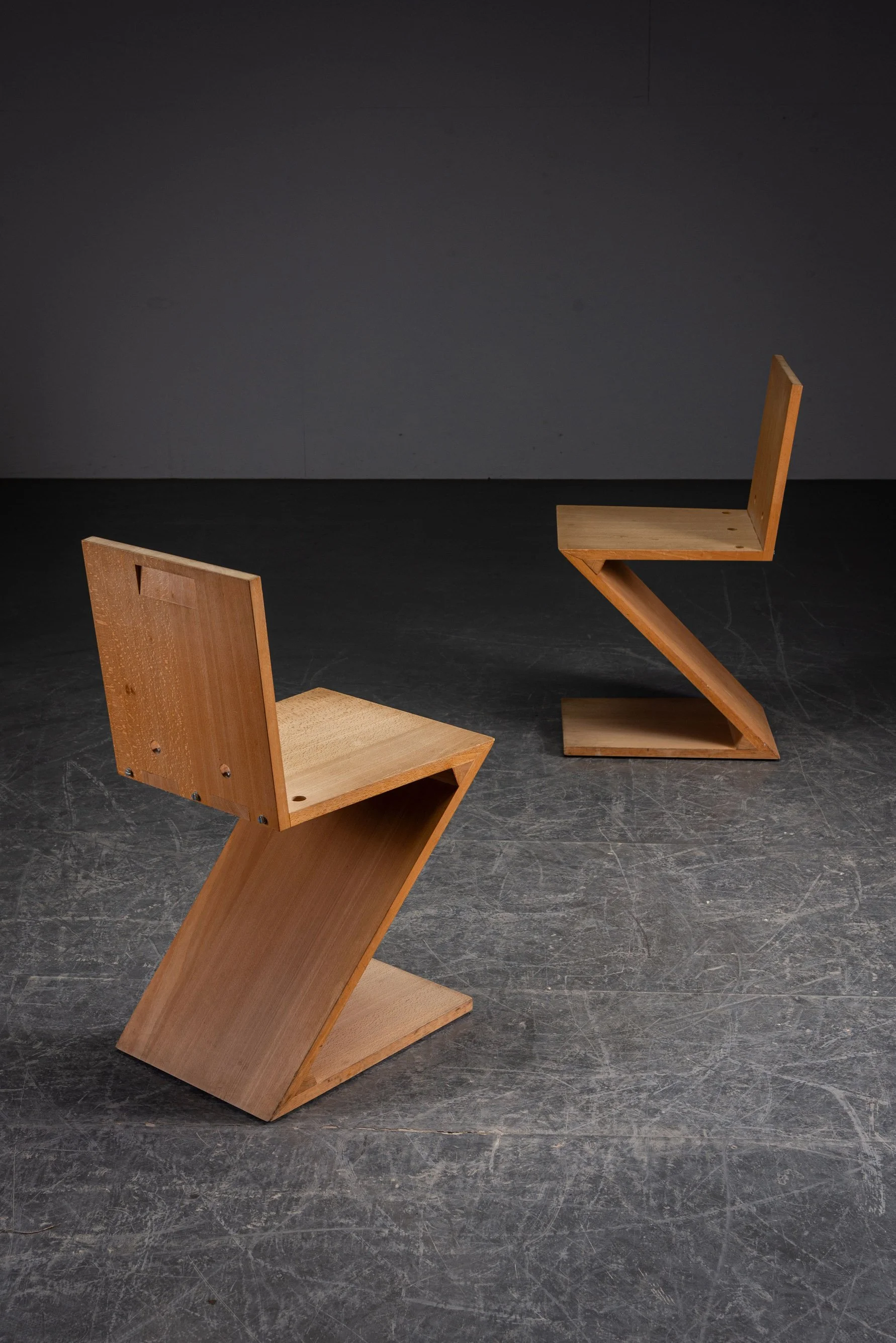 SE-3172025132306-1980s-Zig-Zag-Chairs_03.jpg