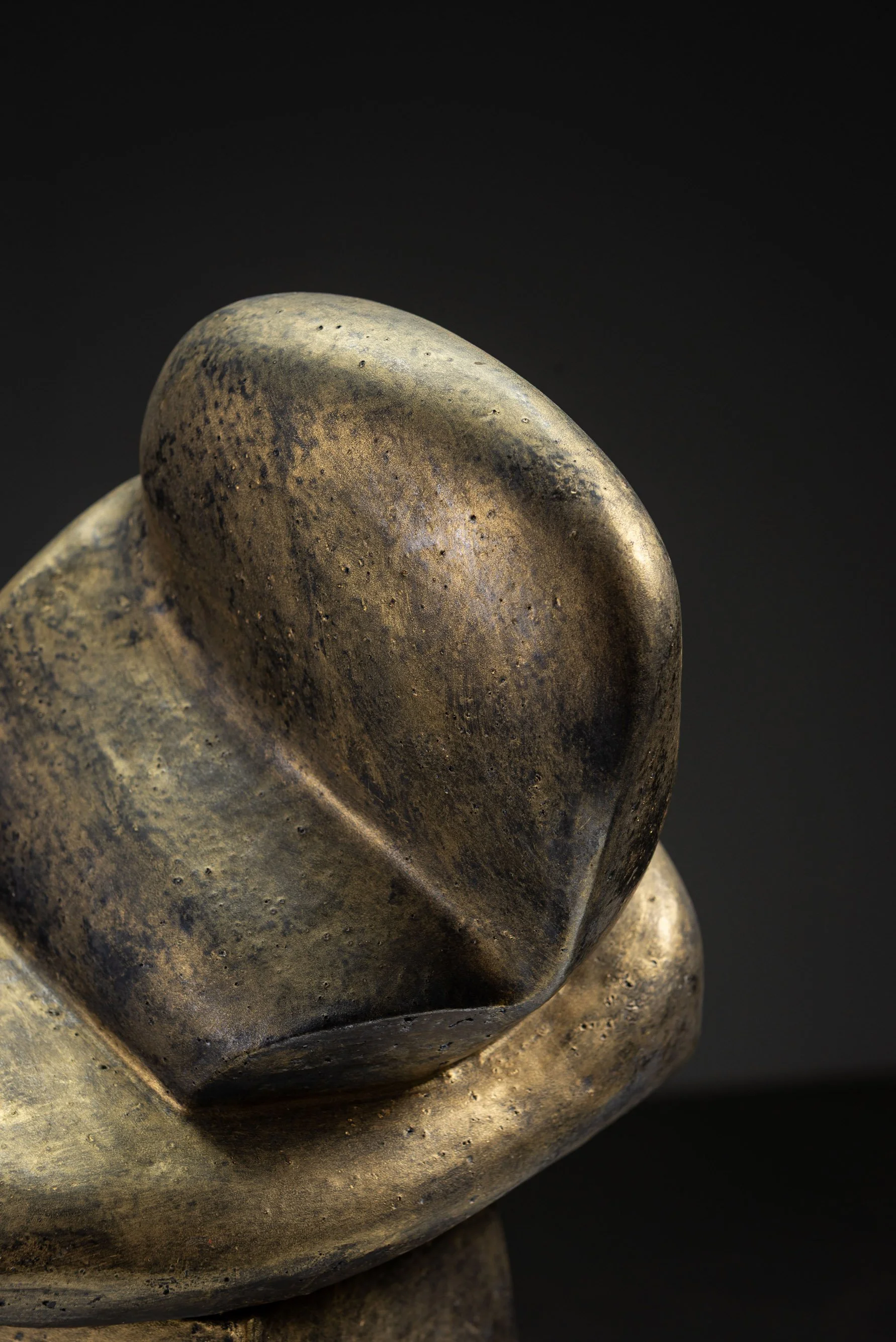 AR-1152026105113-Abstract-Sculpture-by-Cor-Dam-#2_02.jpg