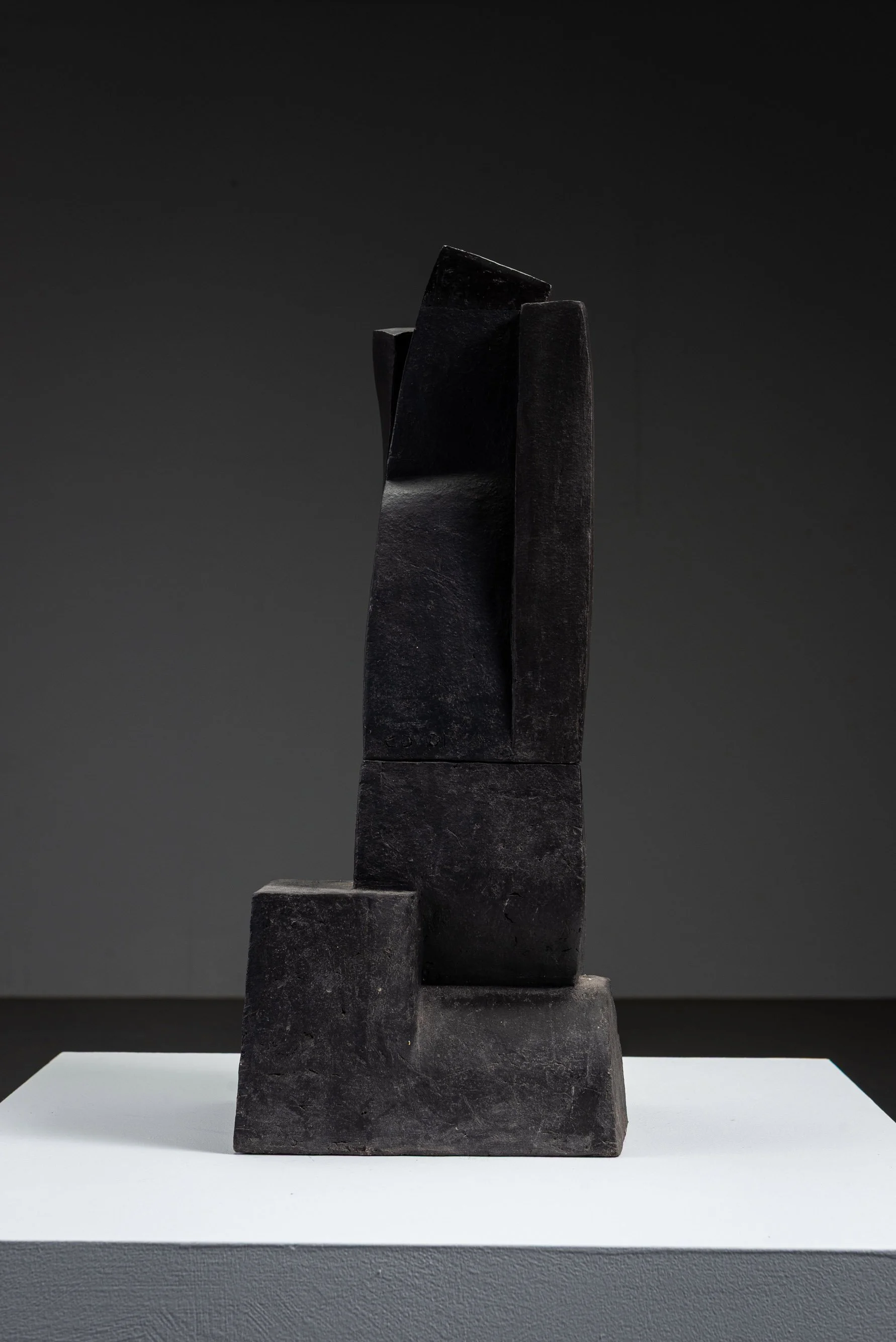 AR-27102025184021-Abstract-Sculpture-by-Cor-Dam-#11_02.jpg