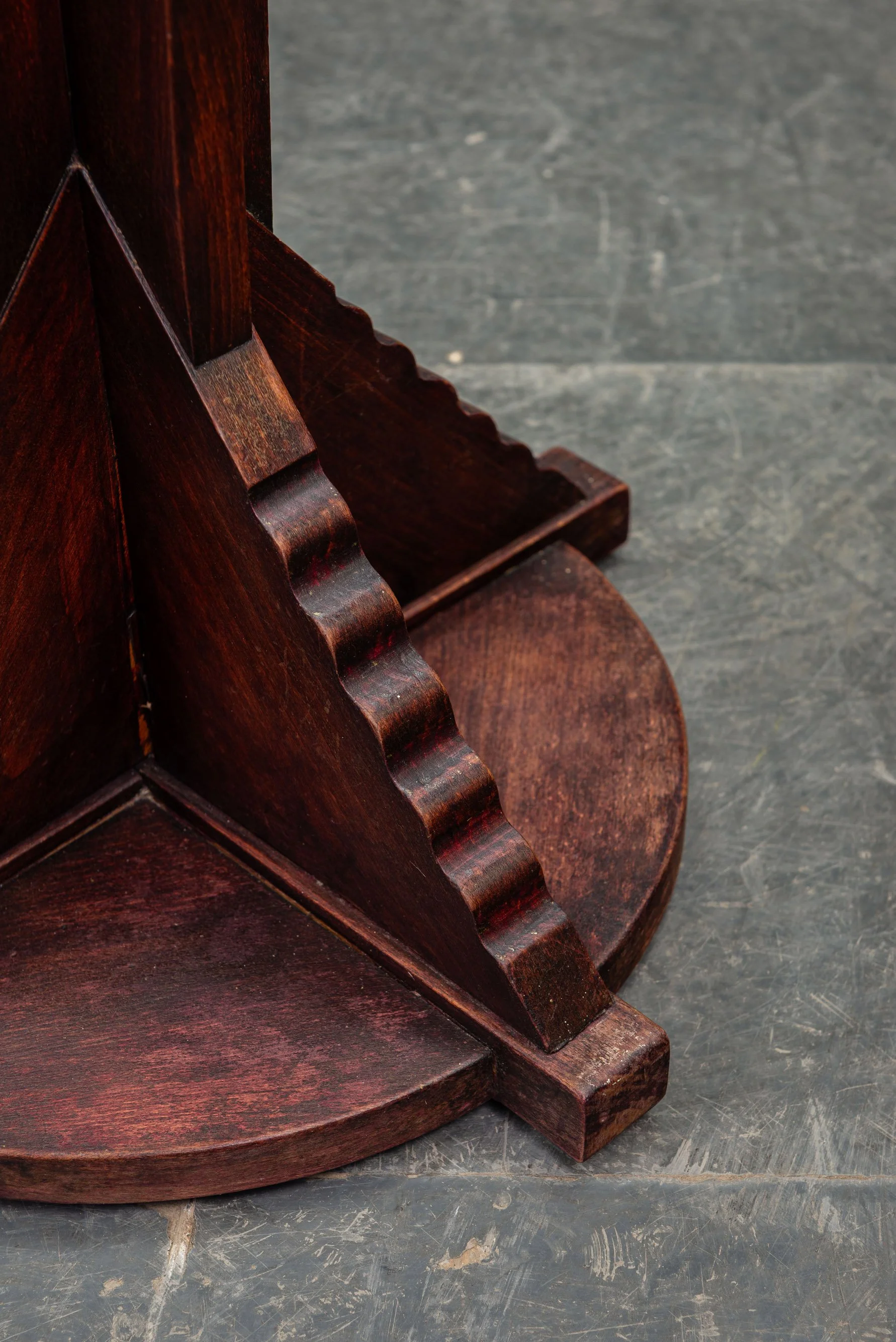 LI-2942026104849-1920s-Amsterdamse-School-Standing-Lamp_08.jpg