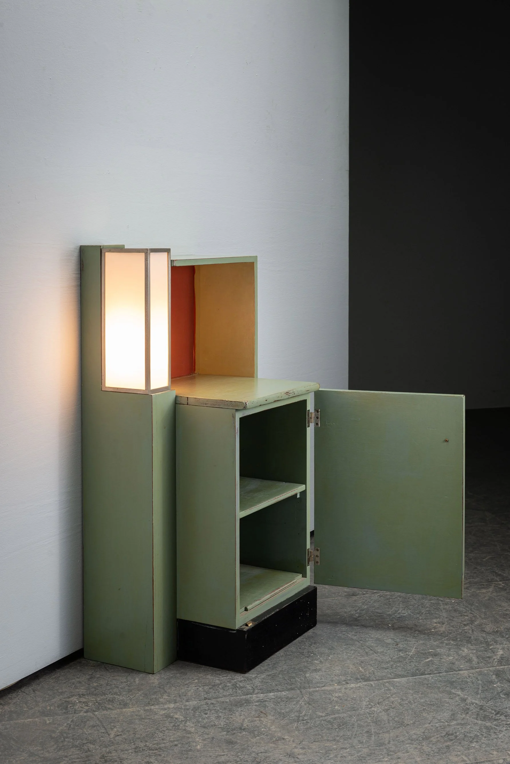 LI-2632026124745-1920s-Modernist-Cabinet-with-Lamp_04.jpg