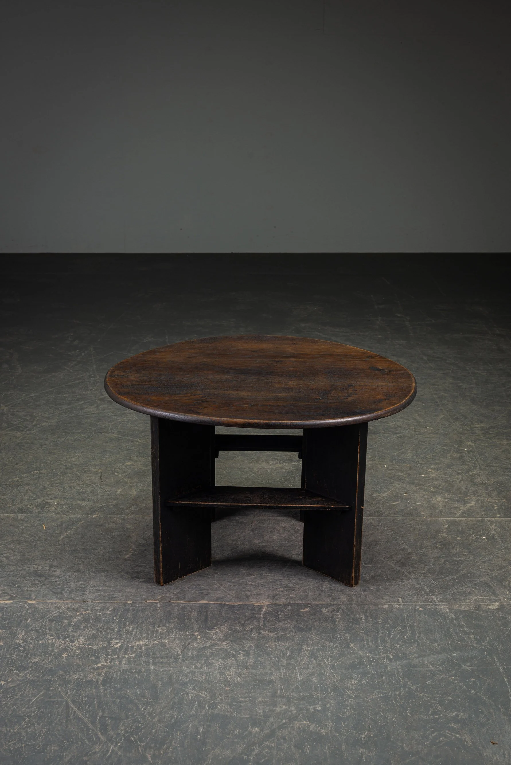 TA-232026194545-1920s-Haagse-School-Side-Table_04.jpg