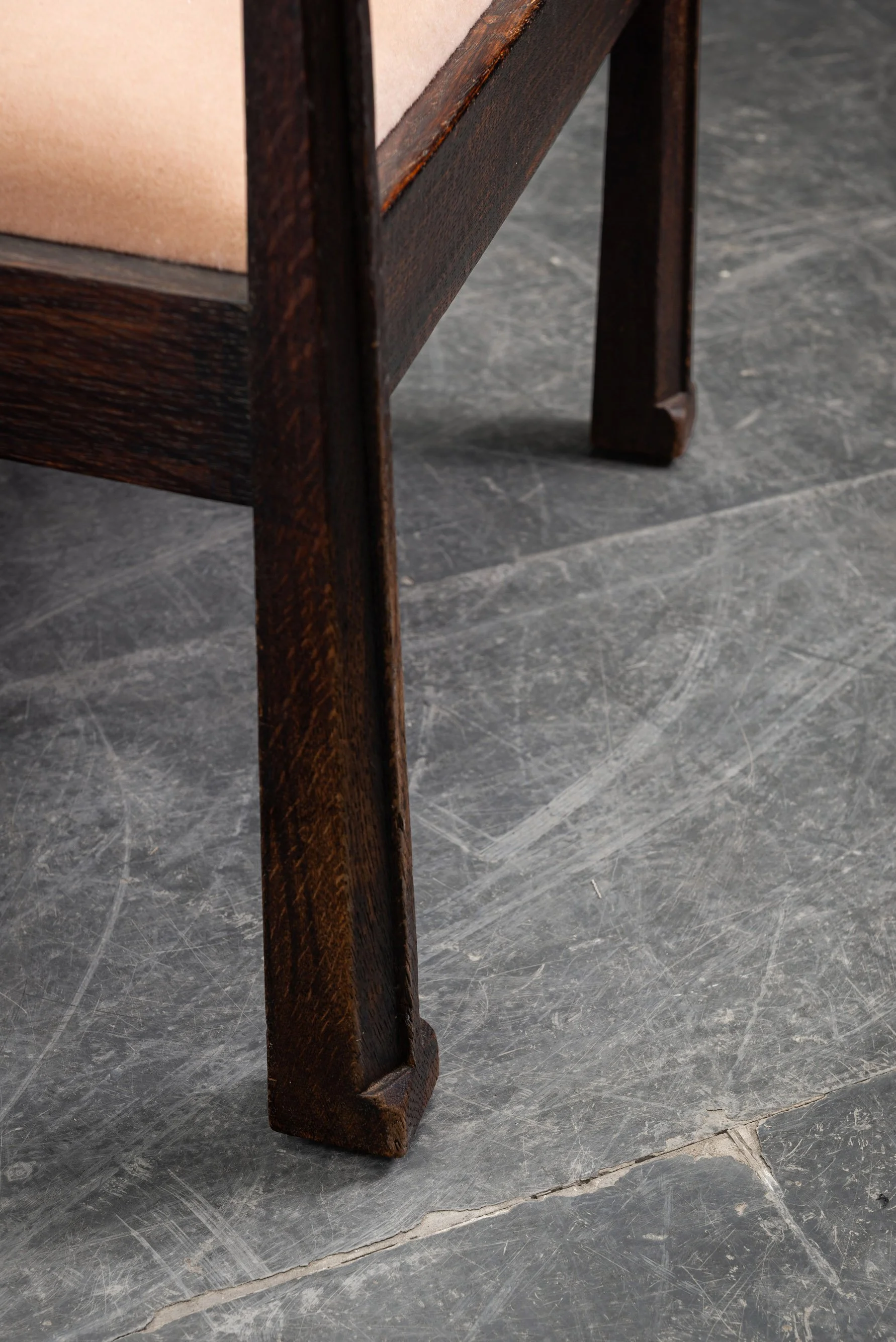SE-892026125316-Rationalist-Chair-Set_09.jpg