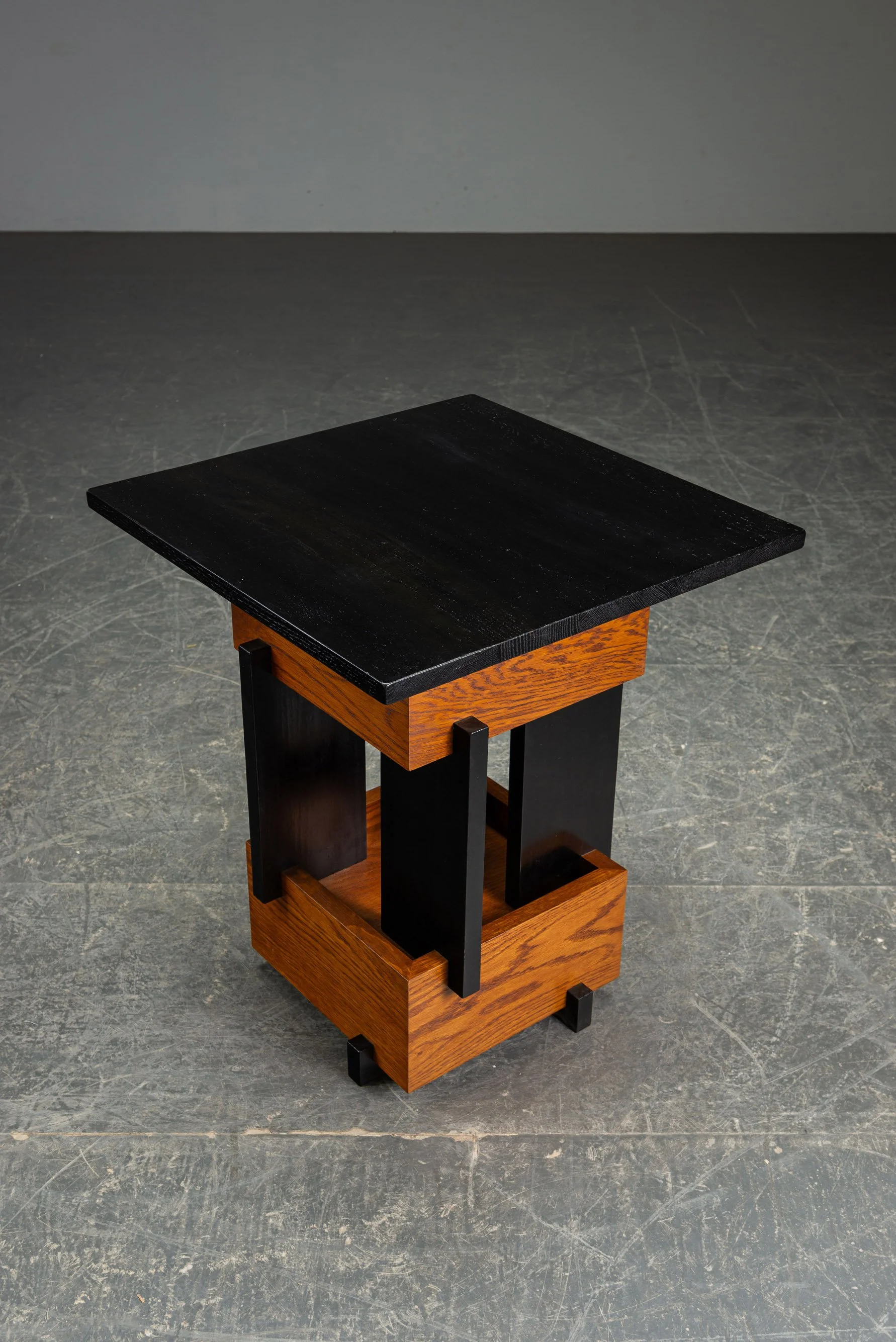 TA-2712026120216-Haagse-School-Side-Tables-by-Cor-Alons_01.jpg