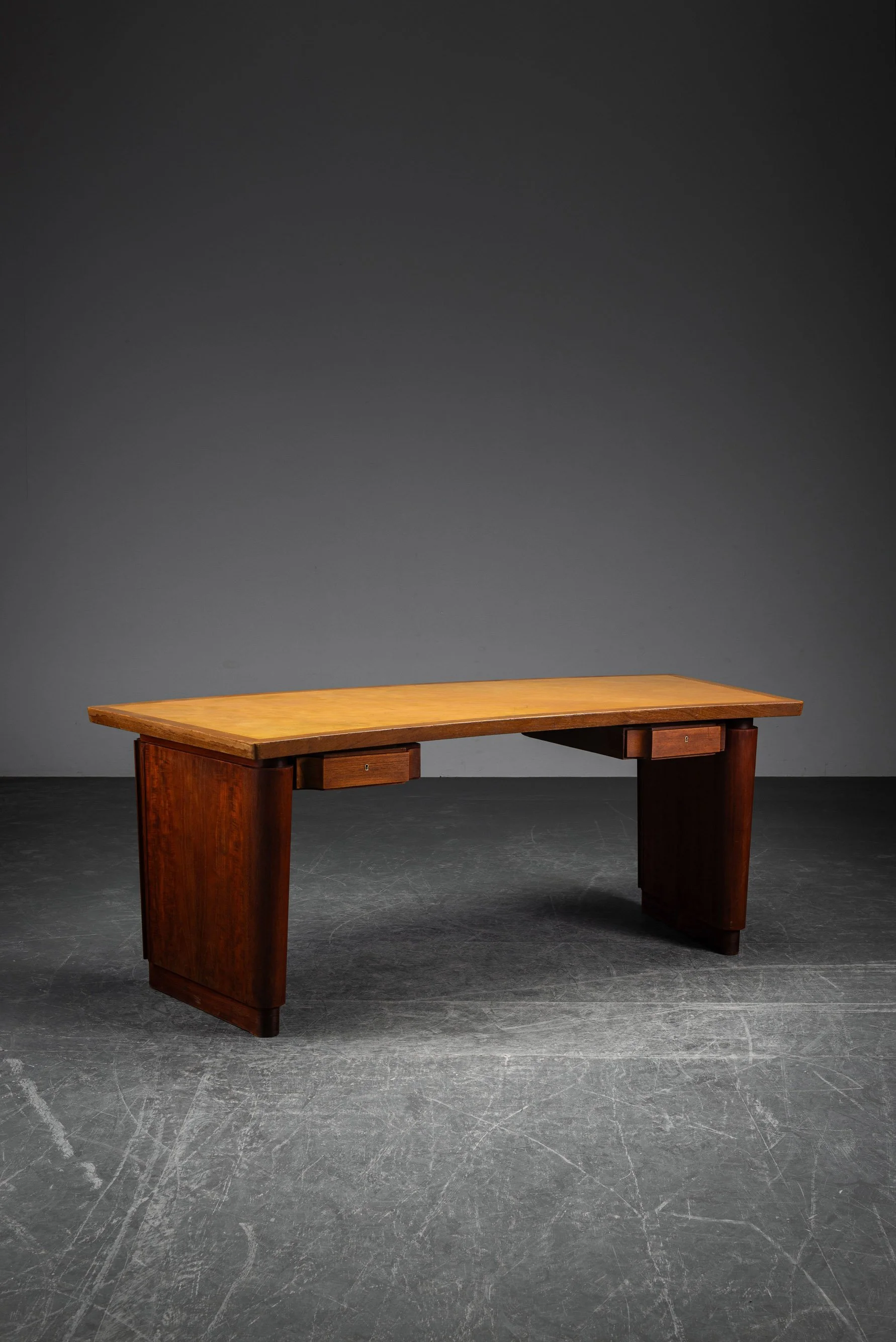 TA-3112025190420-1940s-Art-Deco-Desk_01.jpg
