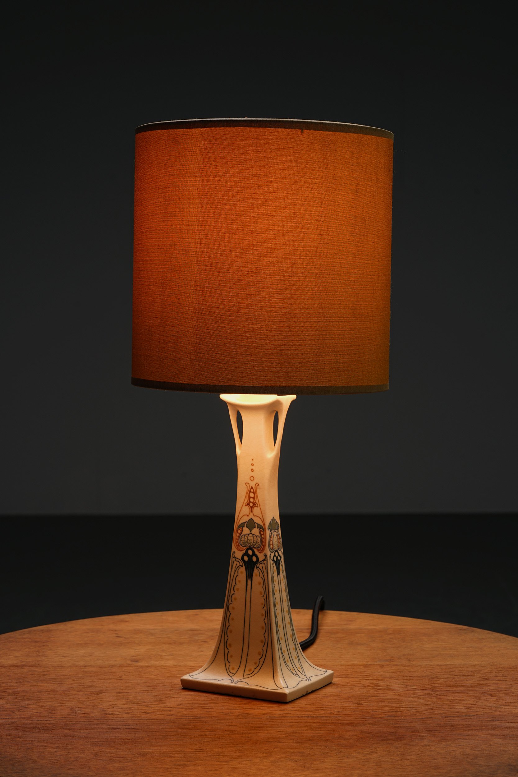 LI-432025105035-1910s-Art-Nouveau-Table-Lamp_02.jpg