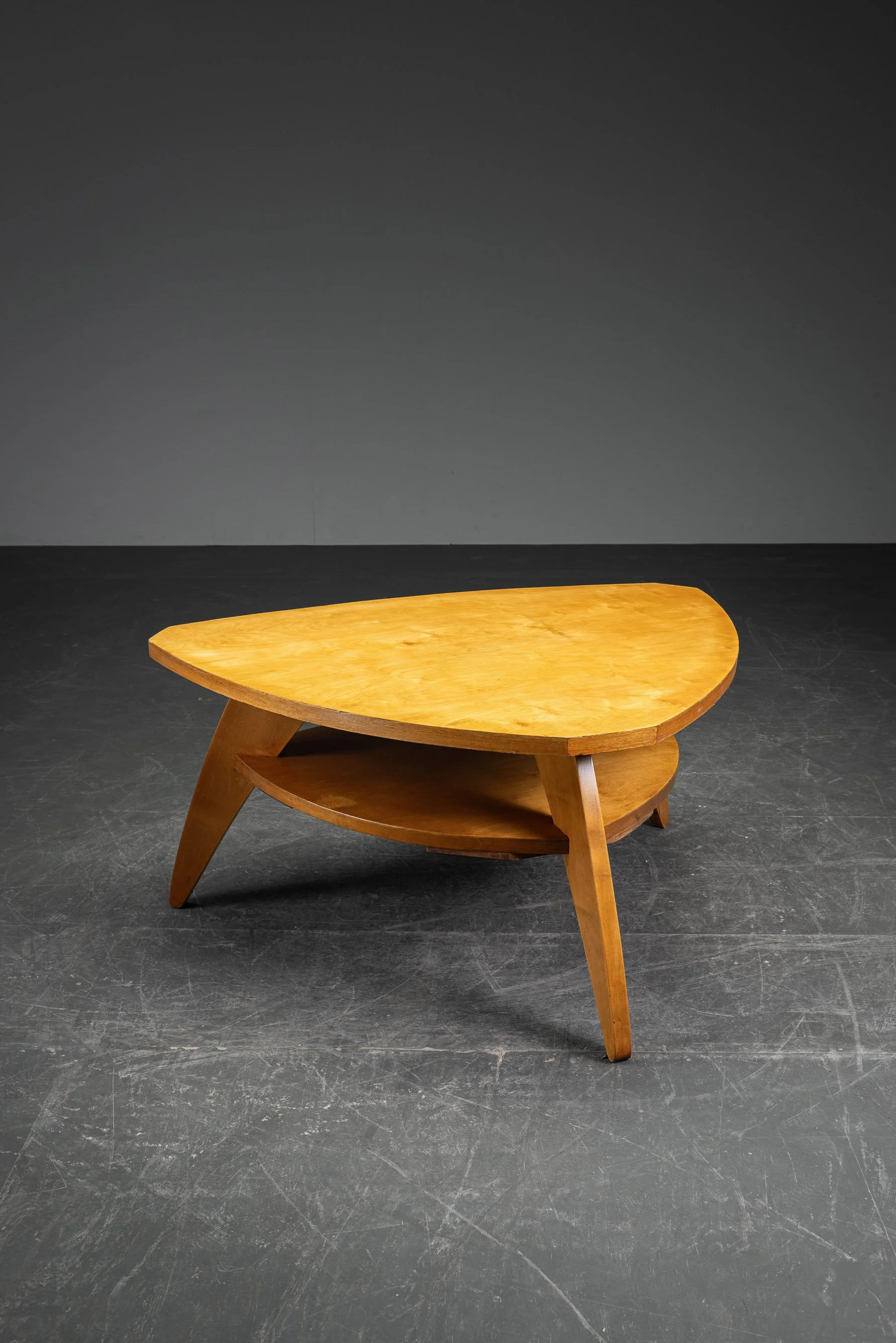 TA-892026130611-1940s-Modernist-Coffee-Table_02.jpg