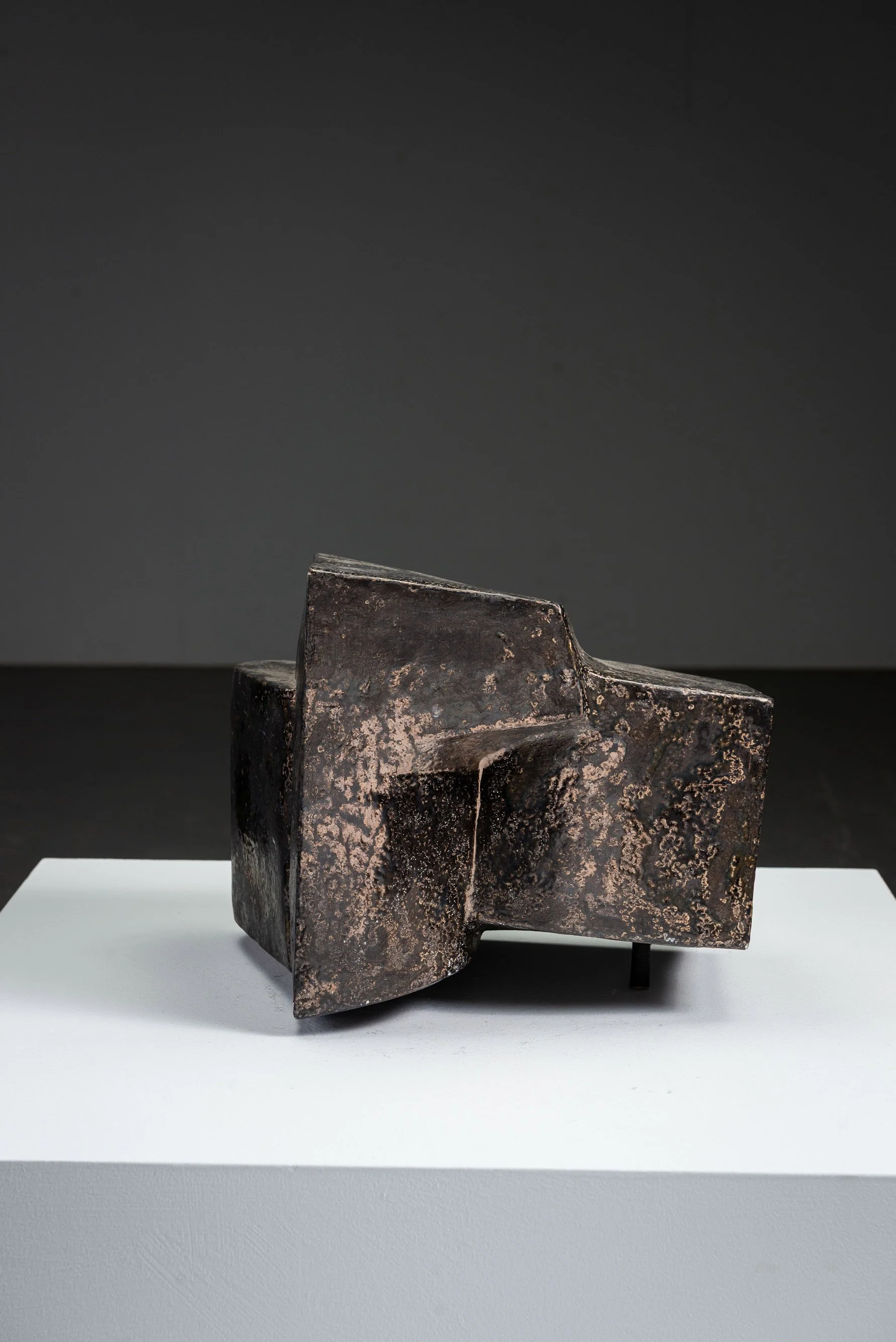AR-1152026162929-Abstract-Sculpture-by-Cor-Dam-#29_04.jpg