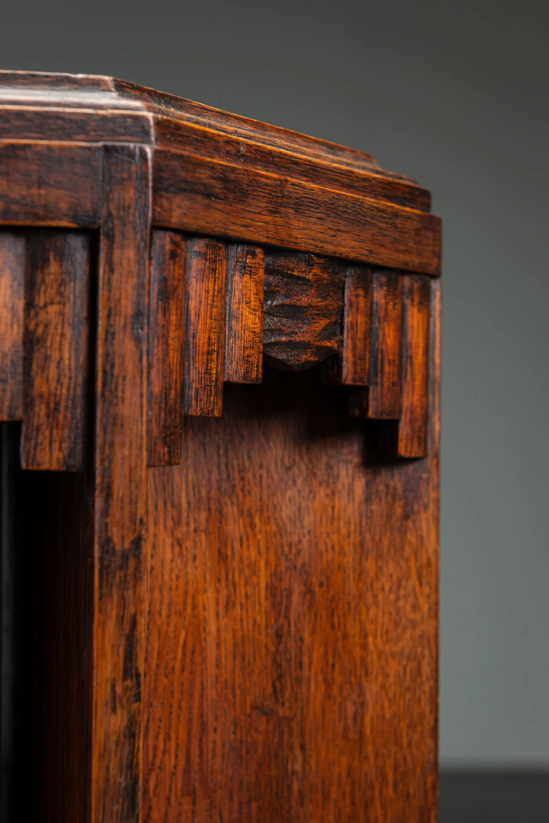 ST-1622026121531-1930s-Art-Deco-Shelving_15.jpg