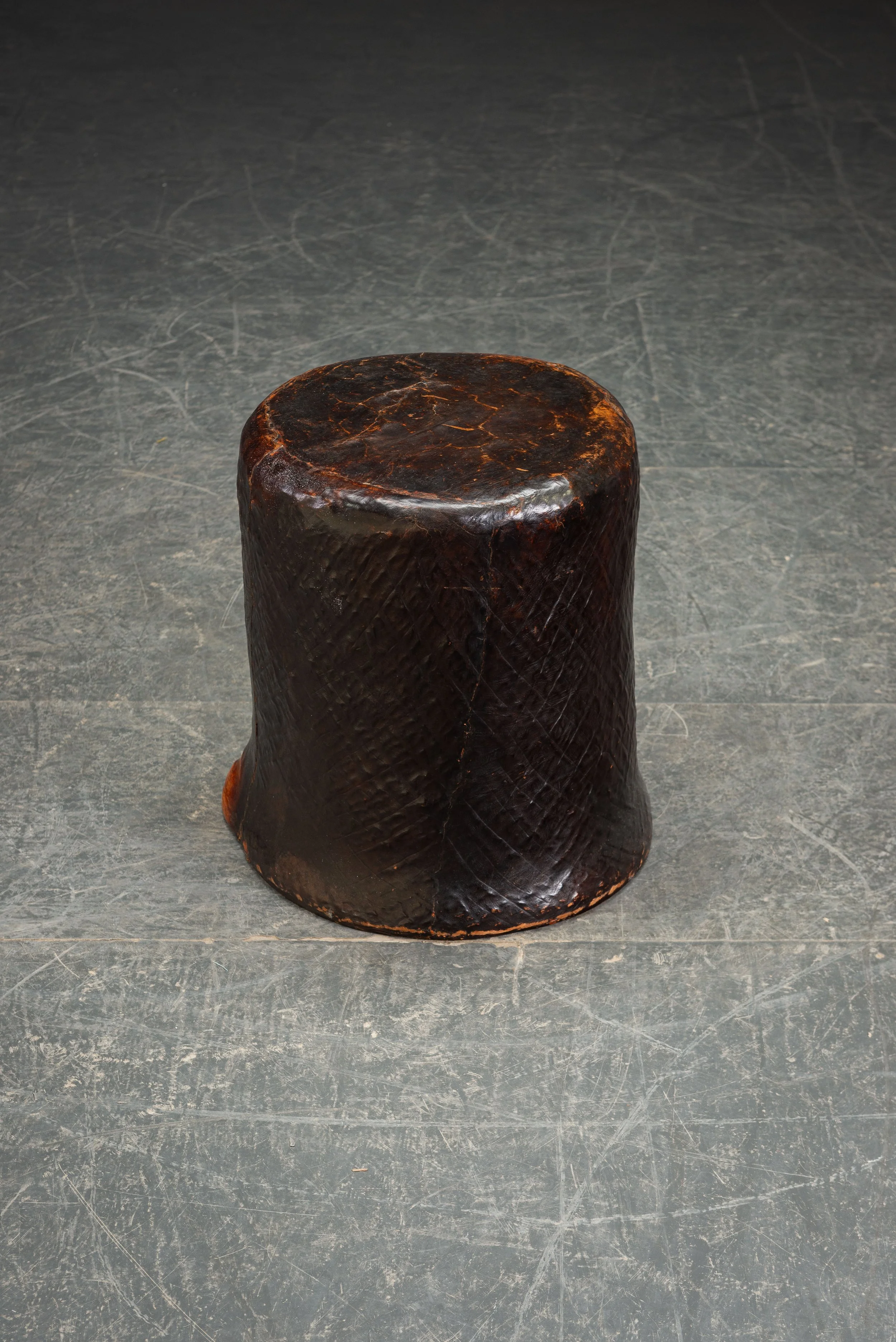 SE-2611202595050-1910s-Sculptural-Stool_09.jpg