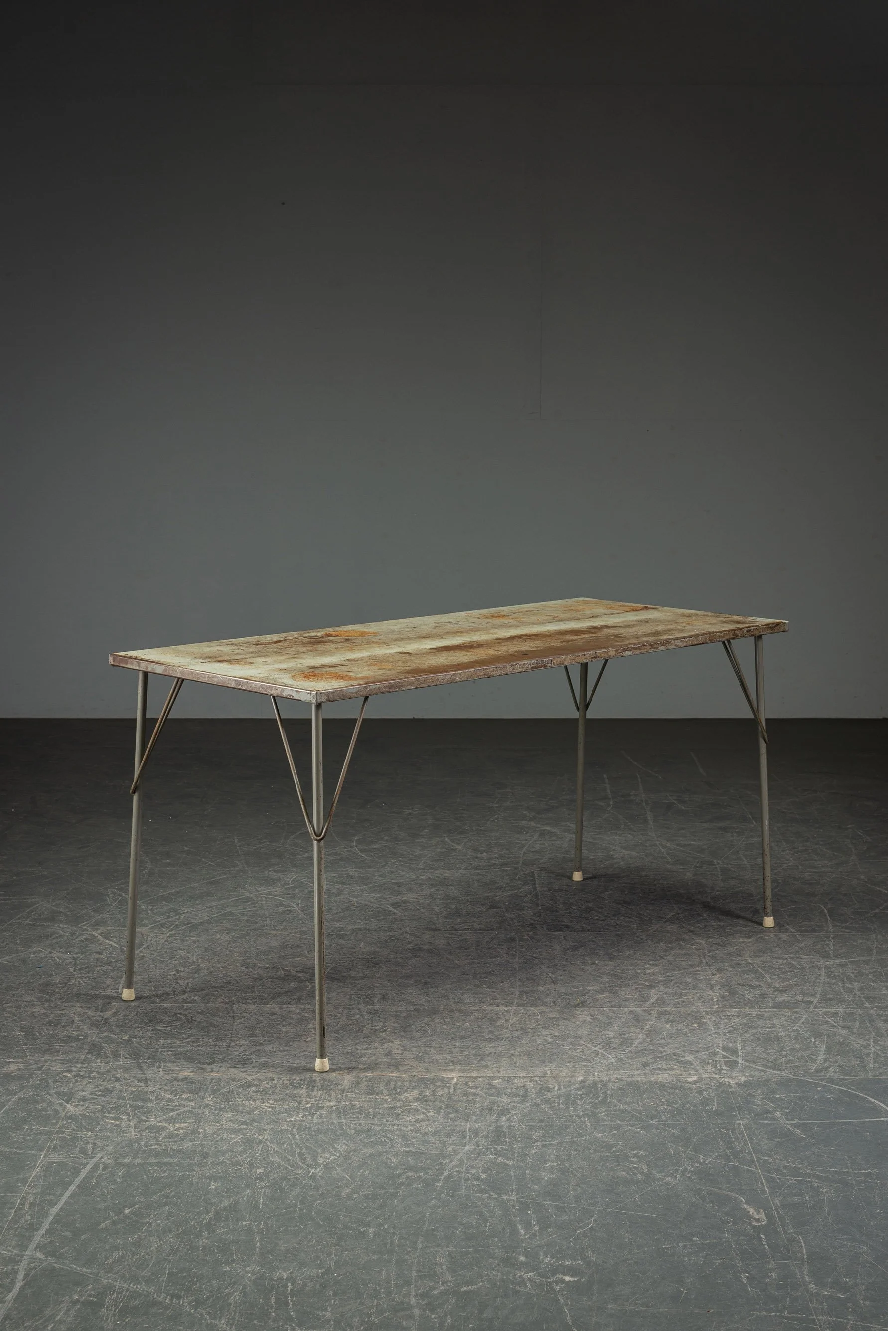 TA-1322023105901-Modernist-Gispen-Table-by-Wim-Rietveld_02.jpg