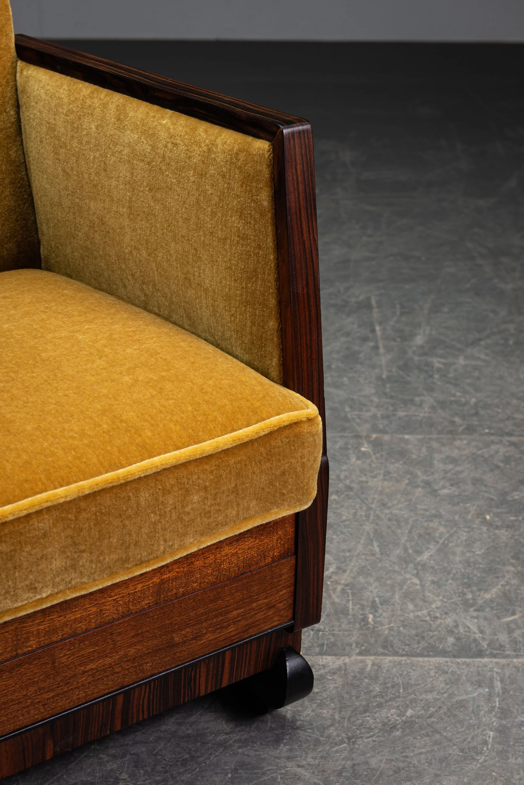 SE-852024131743+SE-1862024175941-1920s-Amsterdamse-School-Armchair-Set_07.jpg