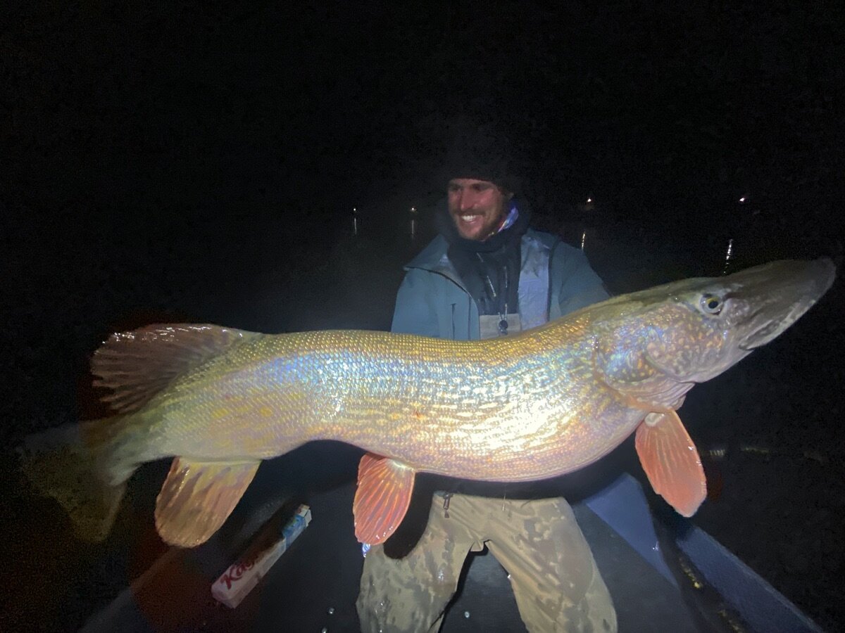 Grinding trough the whole day just to get the strike in the last couple of casts&hellip;
💯% worth it 
Fat winter monster ❄️ 
.
.
.
#pike #pikefishing #fishingswitzerland #metersnoeken #fushingguideswitzerland
