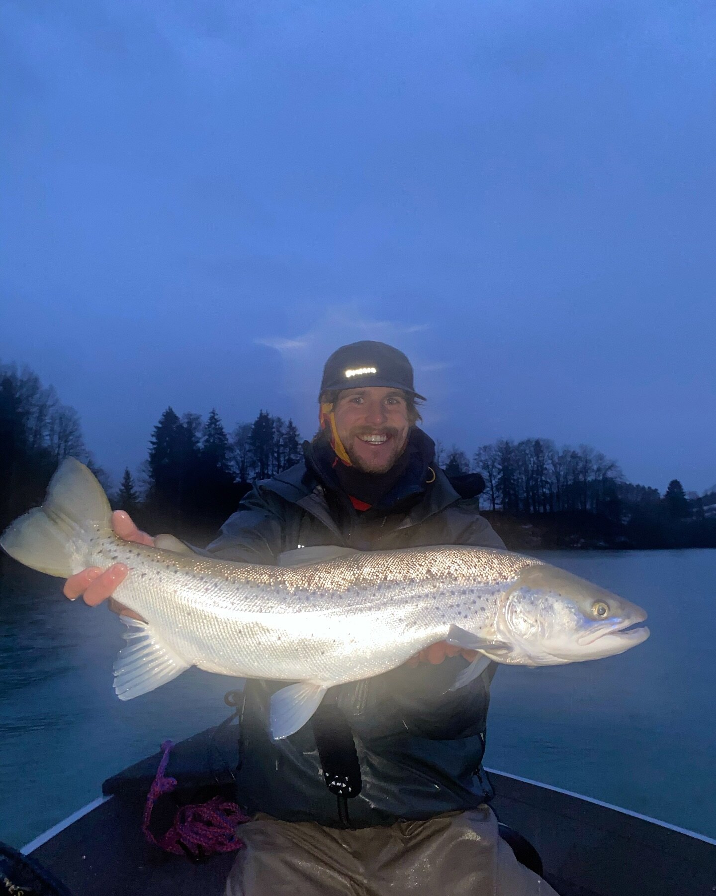 Last light silver 
Fishing a whole day under the rain is tough but it was all worst it when this beautiful lake trout came for a short visit on my boat 🚤 
.
.
.
#laketrout #truitelacustre #bigtrout #lacustre #fishingguideswitzerland