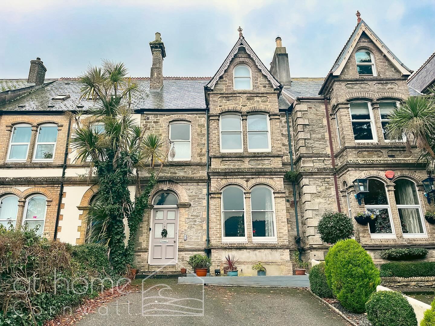 EXCHANGED 🔑 🏡 

We&rsquo;re delighted to be handing over the keys to this magnificent period property in the heart of Truro. 

This spacious 3400 square-foot period property is a true masterpiece, boasting six exquisite double bedrooms, two recepti