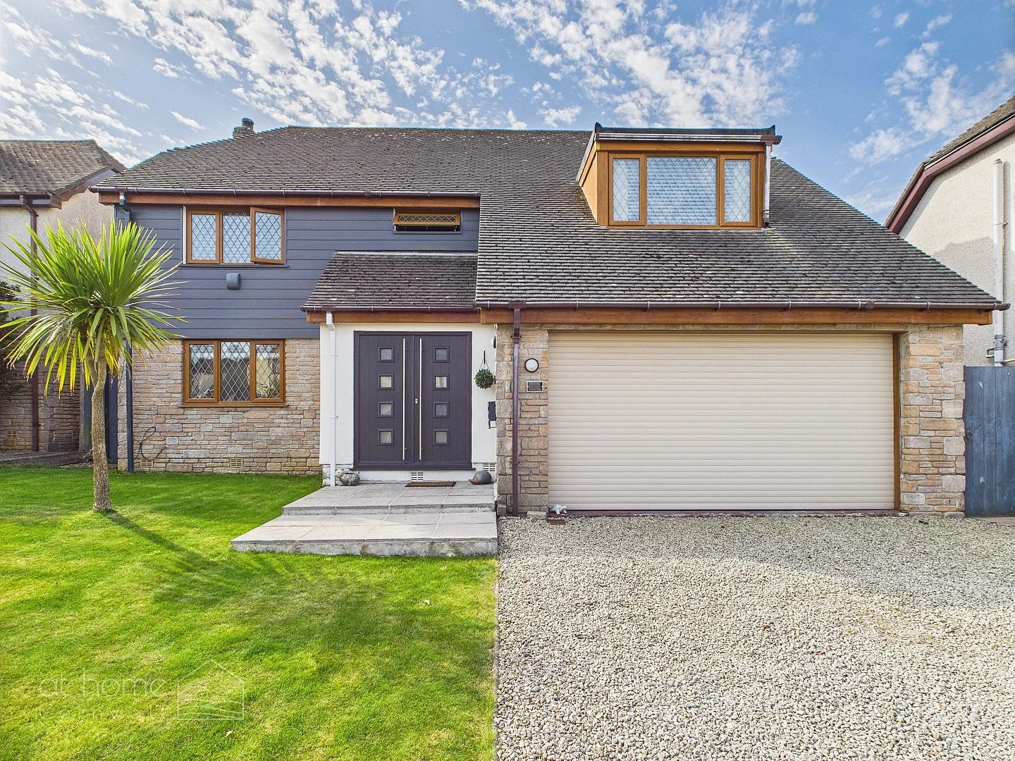 NEW LISTING 💫🏡

Goonhavern | Nr Perranporth
&pound;495,000

Nestled in the highly desirable and peaceful Carriage Parc cul-de-sac, this beautifully presented four-bedroom detached home offers the perfect blend of style, comfort, and convenience. 
J
