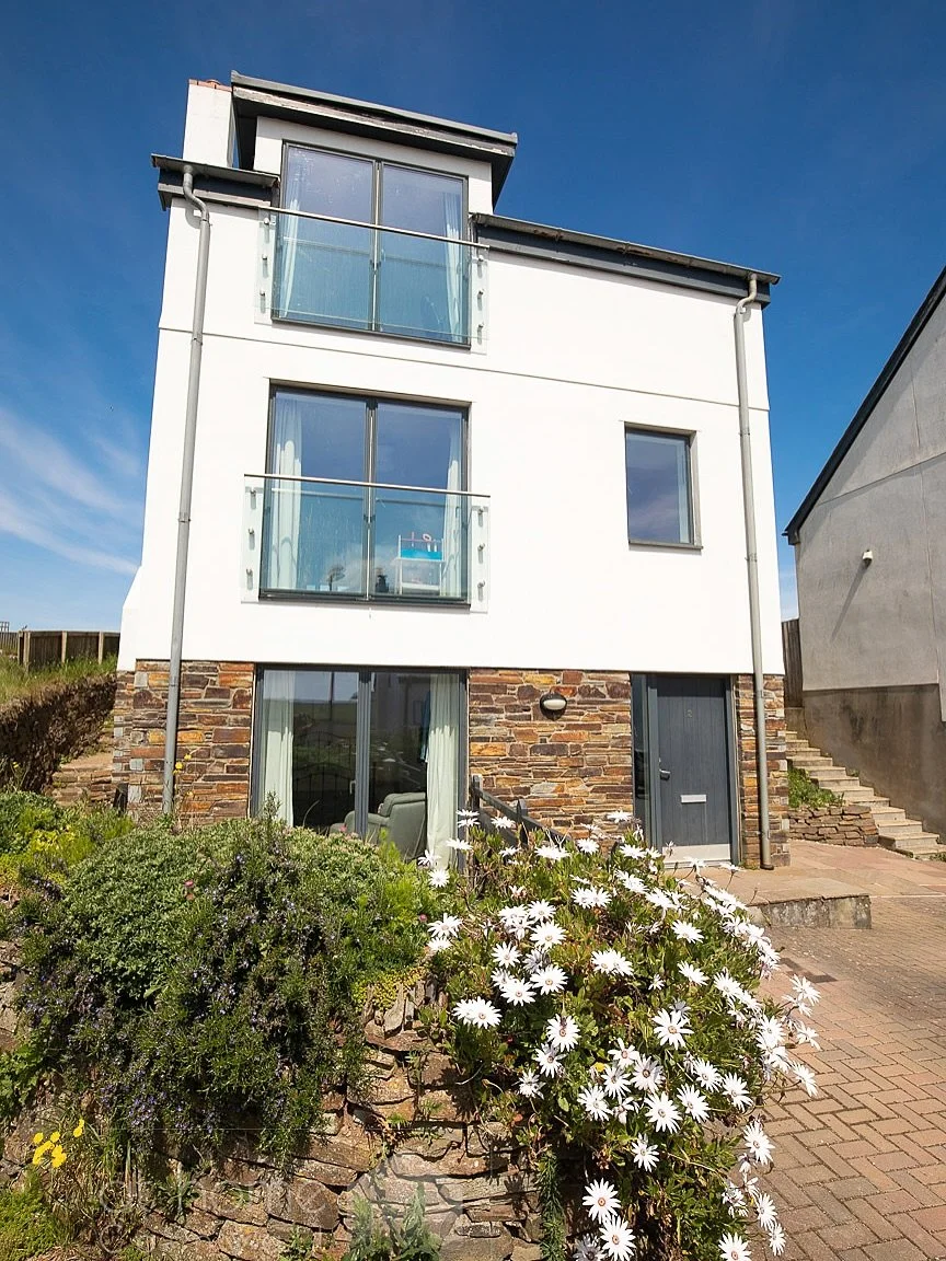 Perranporth 🏖️🏄&zwj;♂️
&pound;475,000

We&rsquo;re delighted to bring to the market this stunning 4-bedroom, detached family home. 
It&rsquo;s impeccably designed to a high specification, offering a harmonious blend of modern elegance and comfort.
