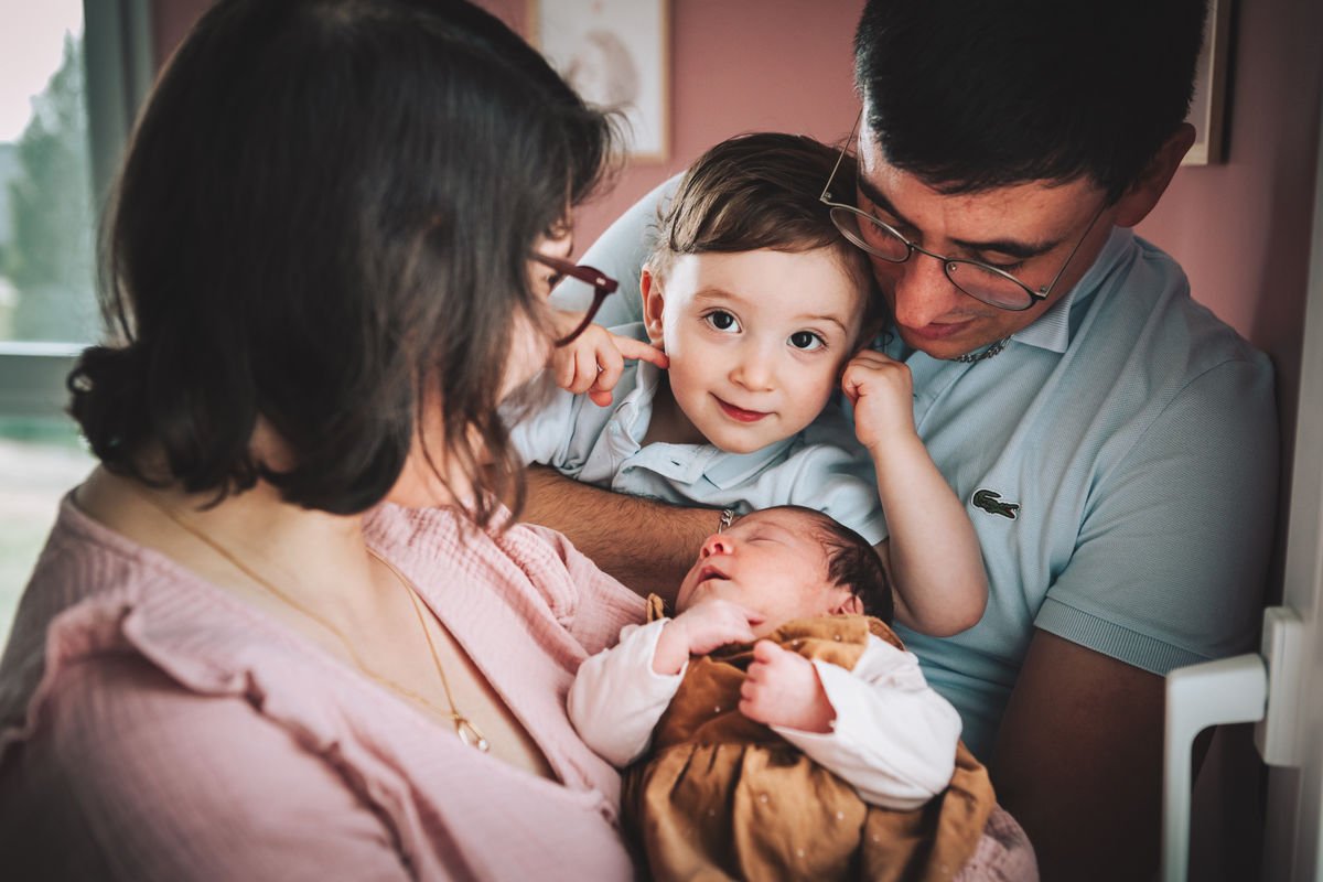 Naissance-nouveau-ne-photographe-jonathan-sabatier-gif-fratrie.jpg