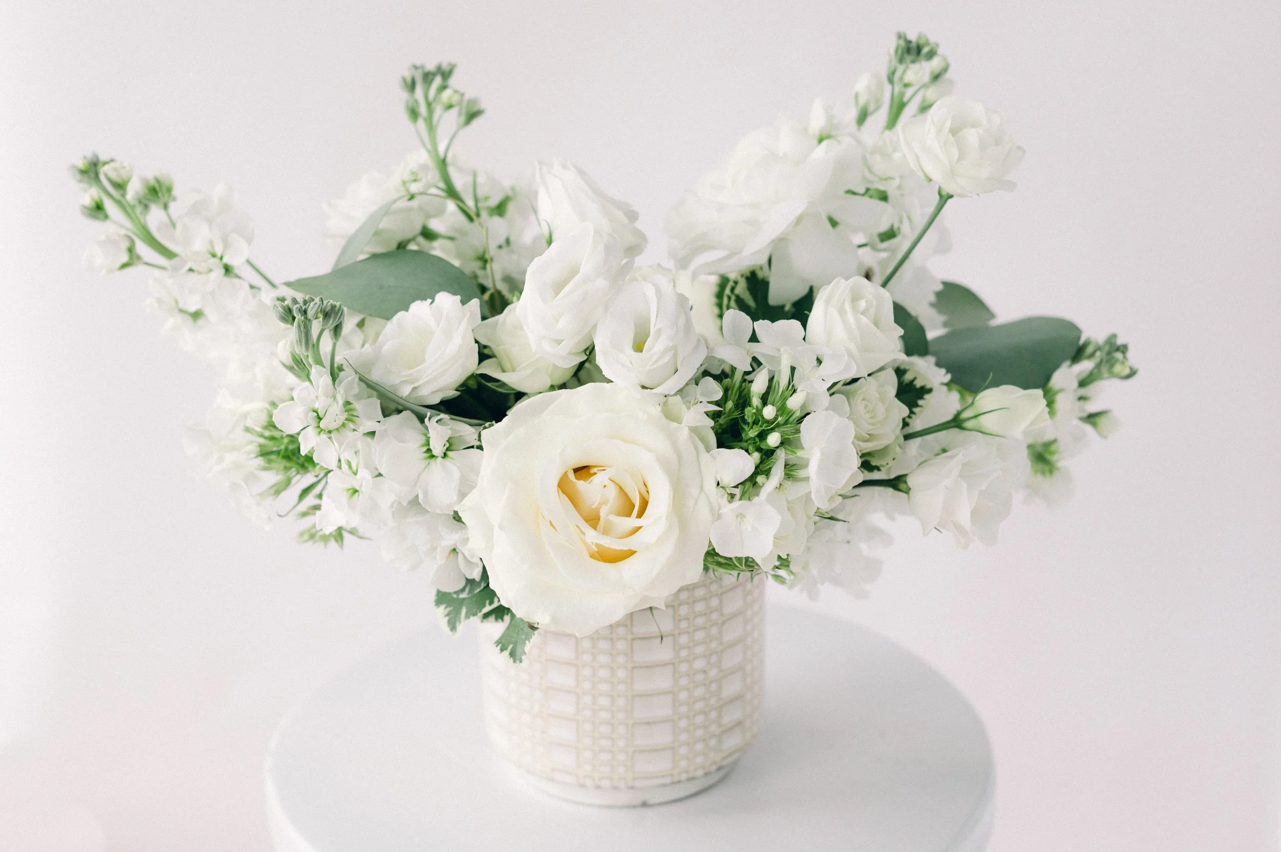 Classic Centerpiece in White Mosaic Ceramic
