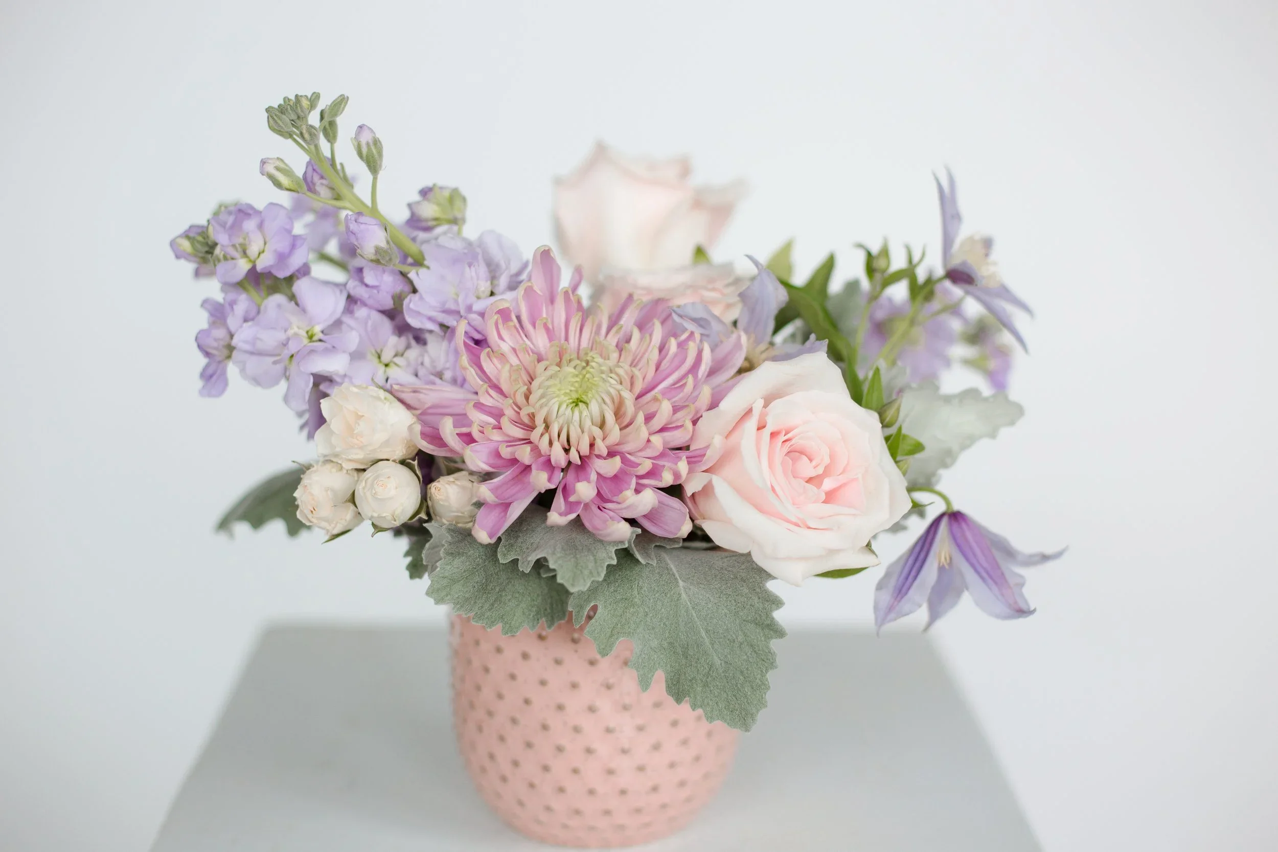 Flirt Centerpiece in Petite Blush Hobnail