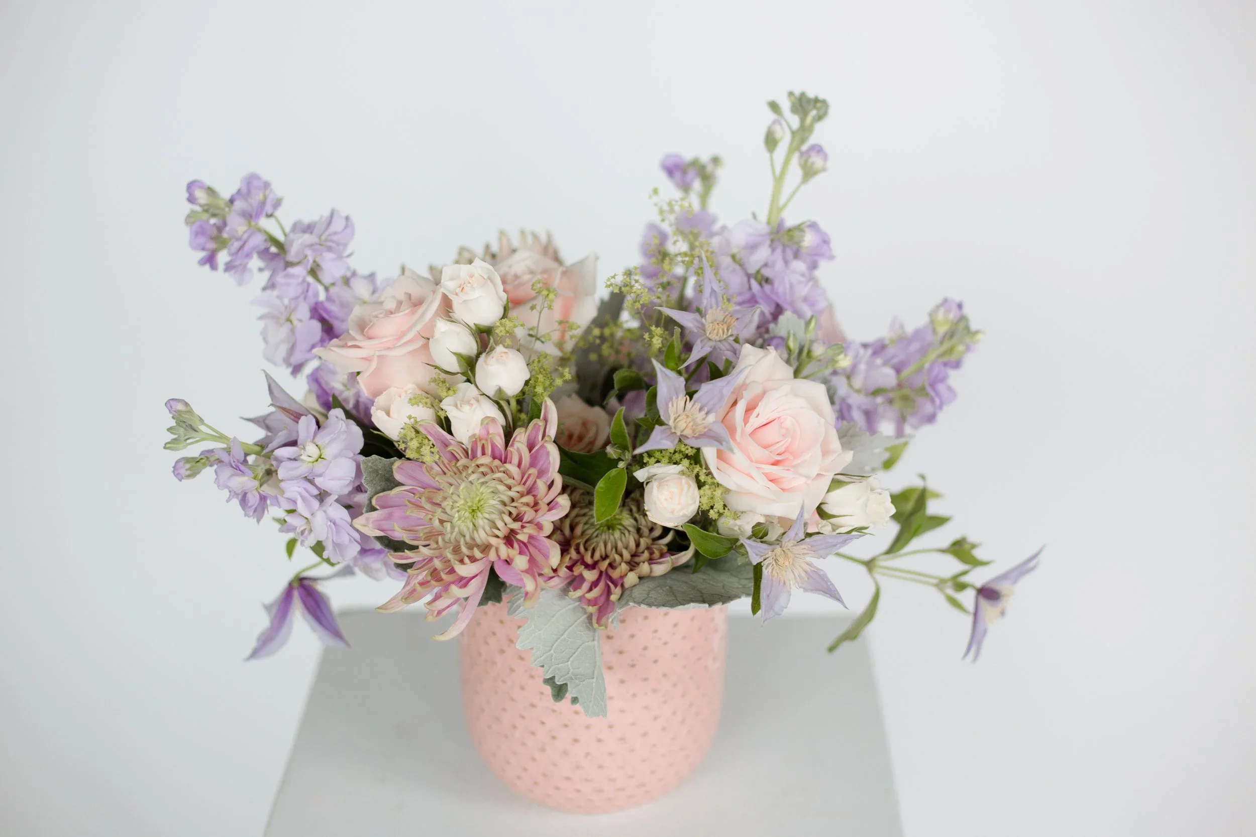 Flirt Centerpiece in Grand Blush Hobnail