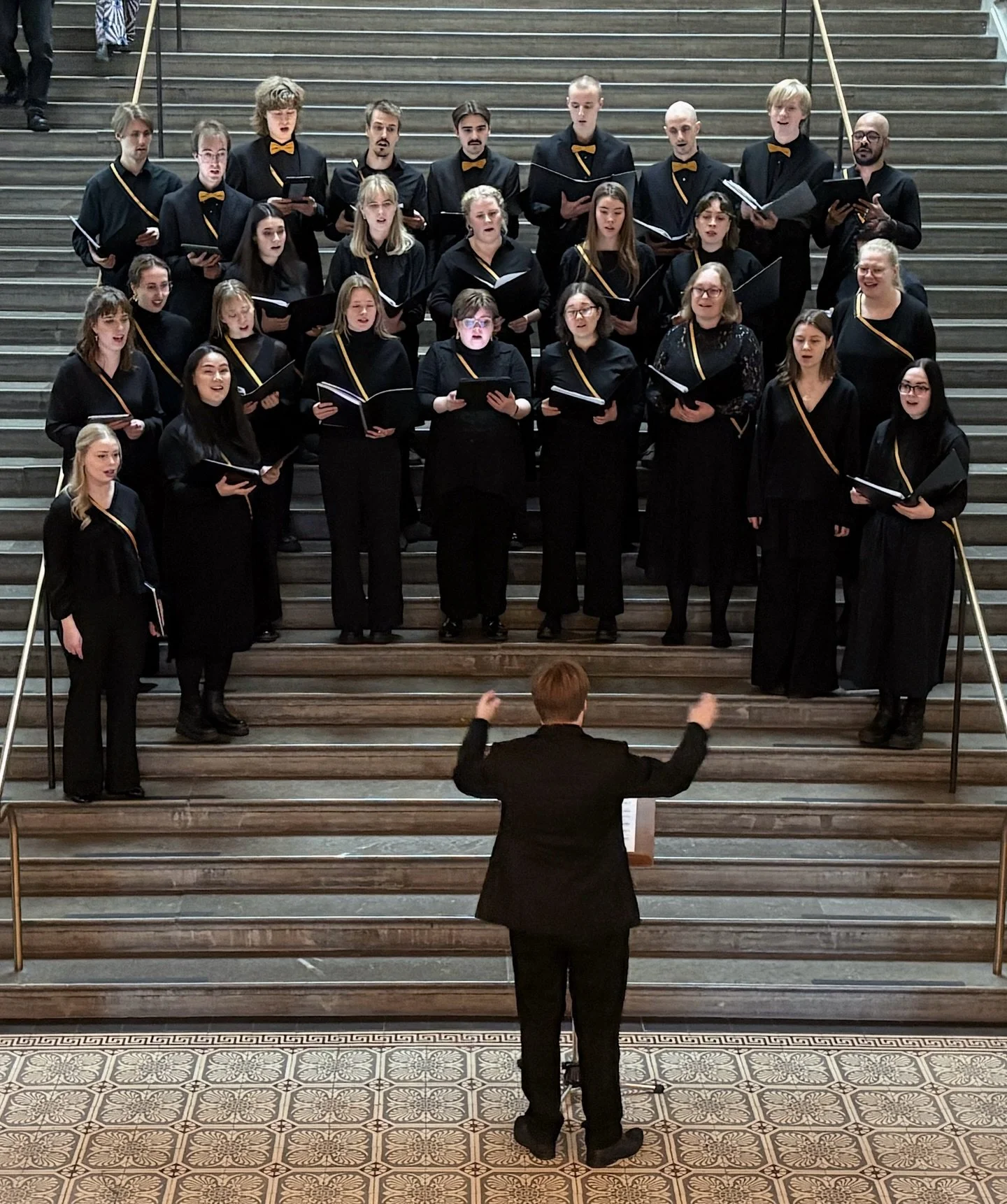 SOL jakoi joulumielt&auml; t&auml;n&auml;&auml;n Ateneumin Joulu soi! -tapahtumassa 🕯️ T&auml;st&auml; on hyv&auml; jatkaa kohti ensi viikonlopun maakuntakiertuetta! 😍

Today SOL was spreading the Christmas cheer in Ateneum 🕯️ Next weekend we&rsqu