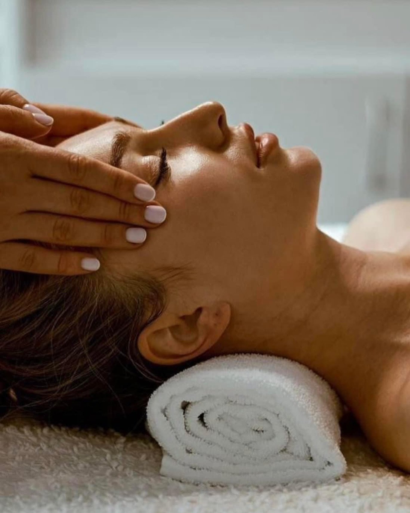 Feeling drained after a long work week? Treat yourself to relaxation tomorrow. A few appointments are still available on 10/19. 
$10 off for first time clients! 
Schedule now at faithbockrath.glossgenius.com 💚
.
.
.
#tippcityohio #troyohio #huberhei