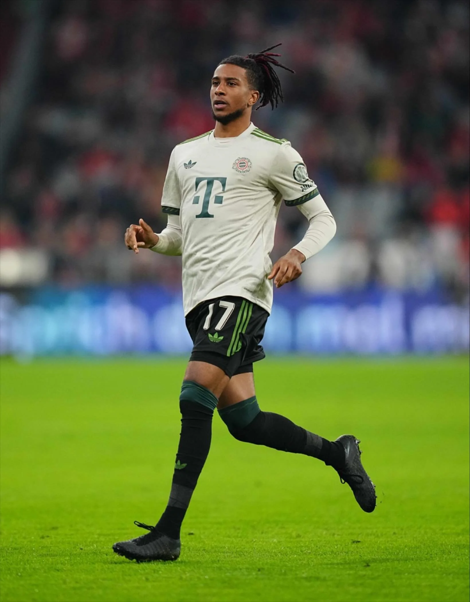 🔴⚪ Bayern planning ahead! 💥🇩🇪
Bayern Munich are reportedly keen to extend Michael Olise&rsquo;s contract beyond 2029. 👀✍️
The former Crystal Palace and Reading star has been in dazzling form once again, quickly becoming a fan favourite at the Al