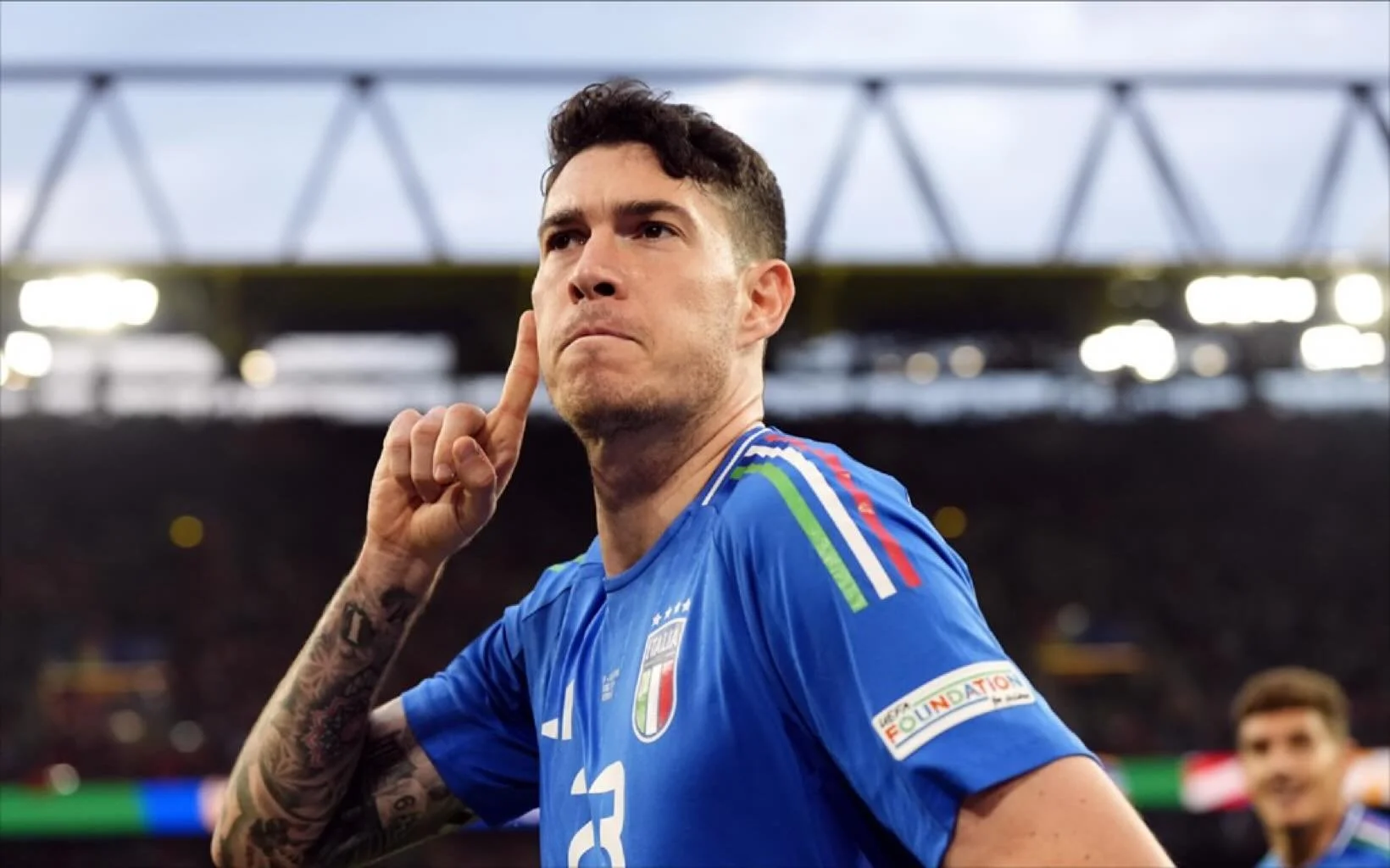 🔴🔥 Liverpool eye Serie A star! 🇮🇹👀
Liverpool are reportedly interested in Inter Milan centre-back Alessandro Bastoni, according to Mundo Deportivo ✍️
The Italian defender is valued at around &pound;87m, with the Reds keen to strengthen their bac