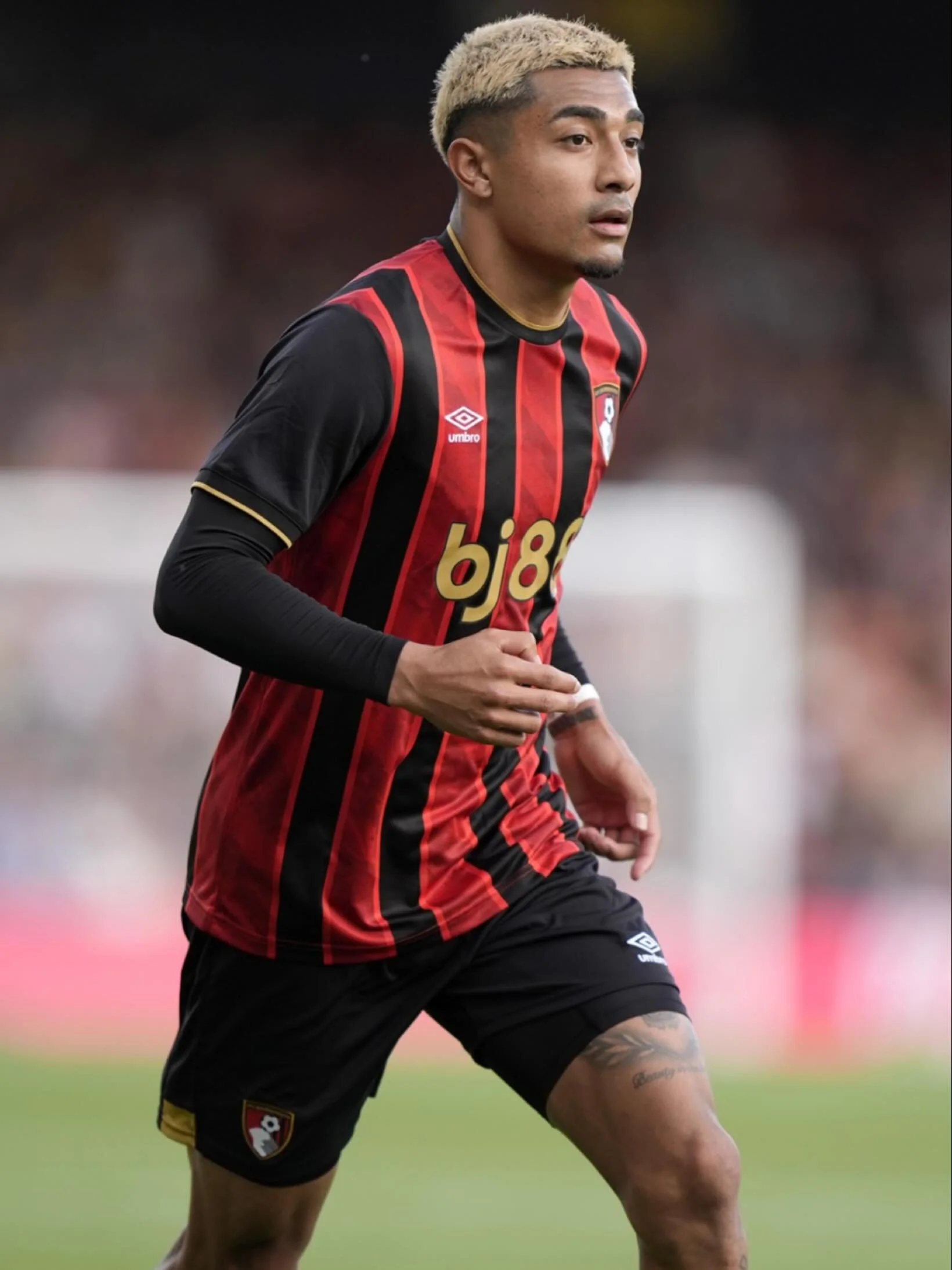 🆕🍀 Celtic close in on Julian Araujo! 🇲🇽➡️🏴󠁧󠁢󠁳󠁣󠁴󠁿

Celtic have agreed a loan deal with Bournemouth for right-back Julian Araujo until the end of the season ✍️

🔎 Sky Sports News understands Araujo is already in Glasgow and awaiting his med