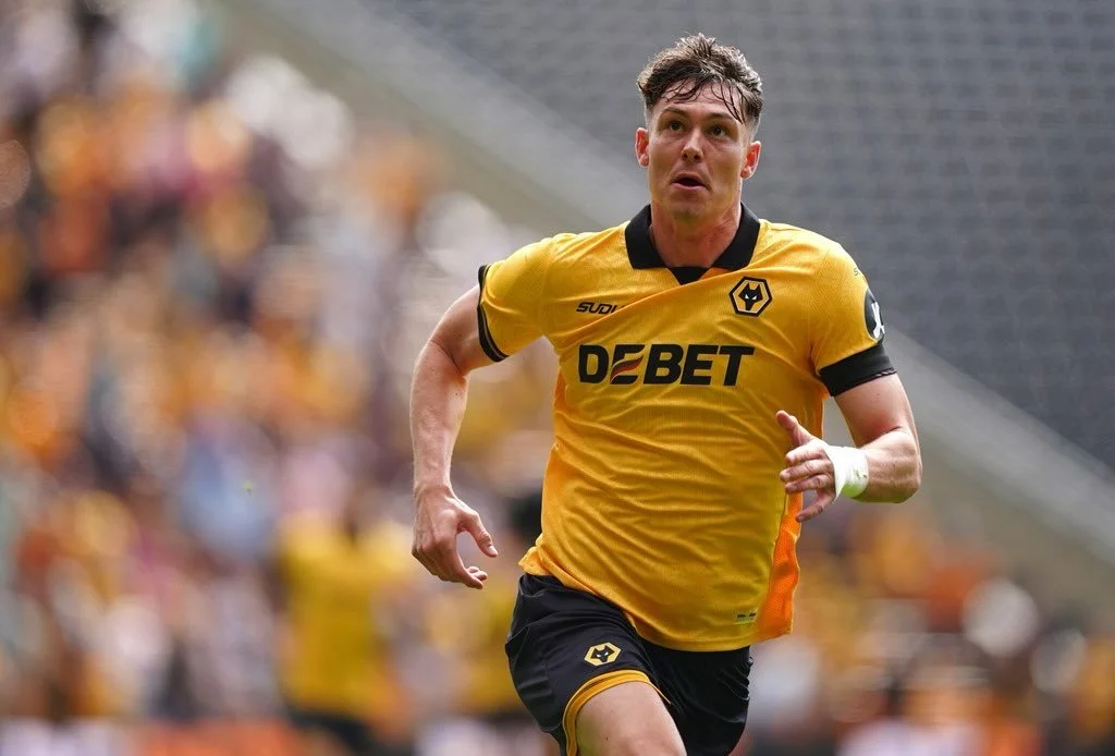 🦅🩺 Strand Larsen passes Palace medical! 🔥

Crystal Palace target Jorgen Strand Larsen has completed his medical, with the move from Wolves progressing as planned ✅

💰 Deal details:
&bull; &pound;43m fixed fee
&bull; &pound;5m add-ons (potential)

