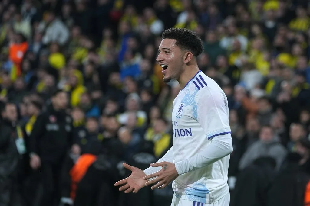 🟡⚫ Sancho return to Dortmund? 👀🔥

Borussia Dortmund have held talks over re-signing Jadon Sancho as a free agent this summer ✍️

With his Manchester United contract nearing its end, BVB are keen to bring the winger back to the club where he truly 