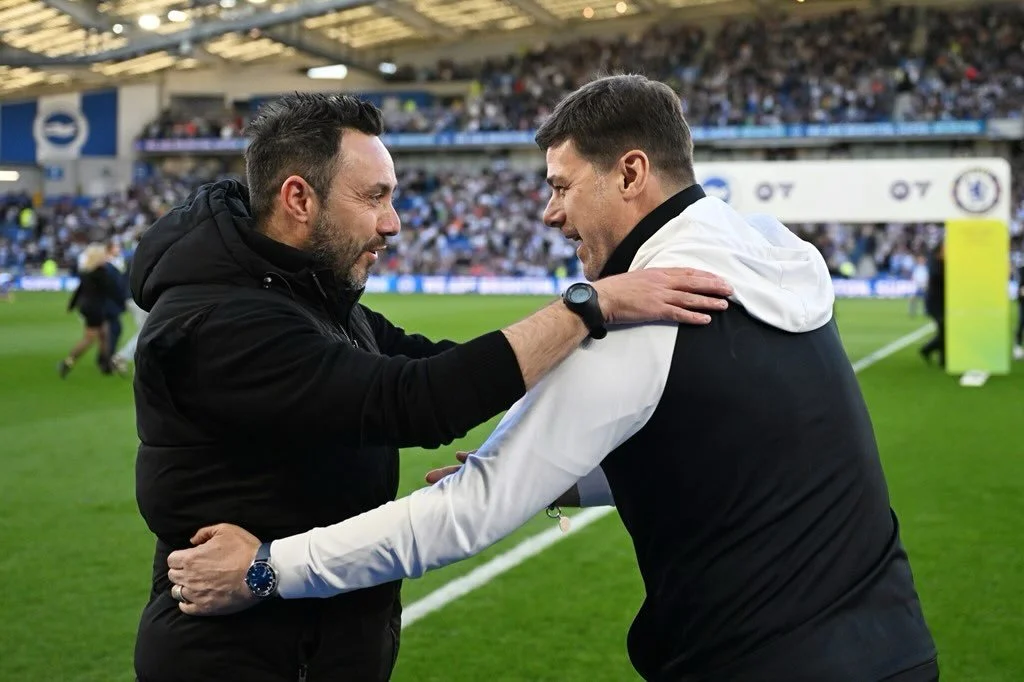⚪🚨 Spurs manager race heating up!

Tottenham Hotspur could turn to Roberto De Zerbi if they avoid relegation, with the Italian reportedly open to taking the job 👀

Following a damaging 3-0 defeat to Nottingham Forest, Spurs sit just one point above