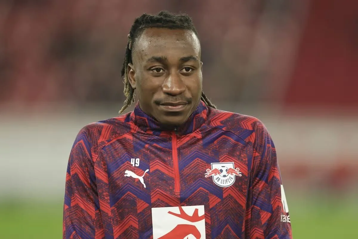 🔴💰 Leipzig set huge price for Diomande! 👀🔥

RB Leipzig have slapped a &pound;87.3m (&euro;100m) price tag on Yan Diomande (19) amid interest from Liverpool and Manchester United ✍️

The Bundesliga side would prefer to keep the teenager for anothe