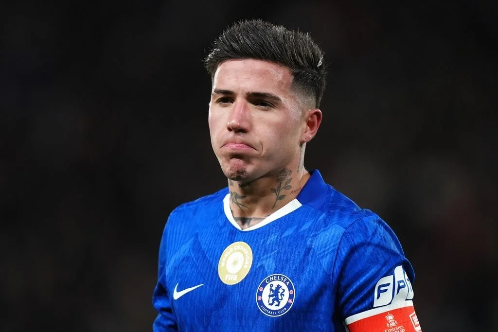 🔵🚨 Enzo contract talks stall! 👀

Talks over a new deal between Enzo Fernandez and Chelsea have stalled, with no agreement currently in place ❌✍️

His agent Javier Pastore has confirmed negotiations have hit a standstill &mdash; raising fresh quest