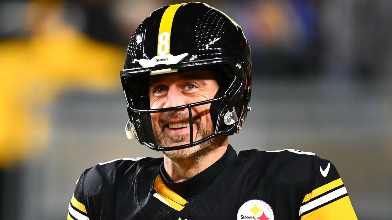 🏈👀 Still no Aaron Rodgers decision&hellip;

Despite heavy speculation, Aaron Rodgers reportedly did NOT meet with the Pittsburgh Steelers during his weekend visit to the city ❌

That means the quarterback saga continues &mdash; although there&rsquo