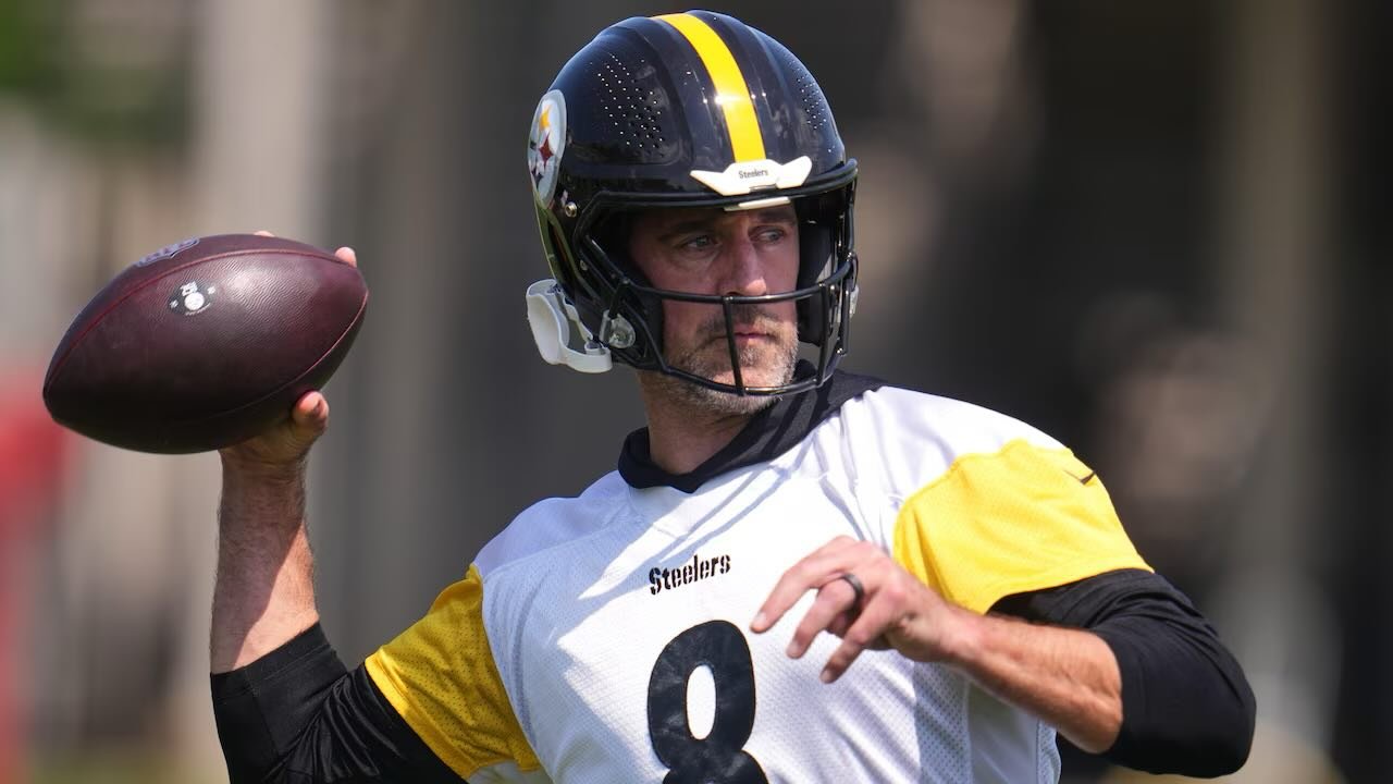 🏈👋 Aaron Rodgers confirms retirement plans

Aaron Rodgers says the 2026 season with the Pittsburgh Steelers will be his LAST in the NFL 🖤💛

When asked if this upcoming campaign would be his final season, Rodgers simply answered:
🗣️ &ldquo;Yes.&r