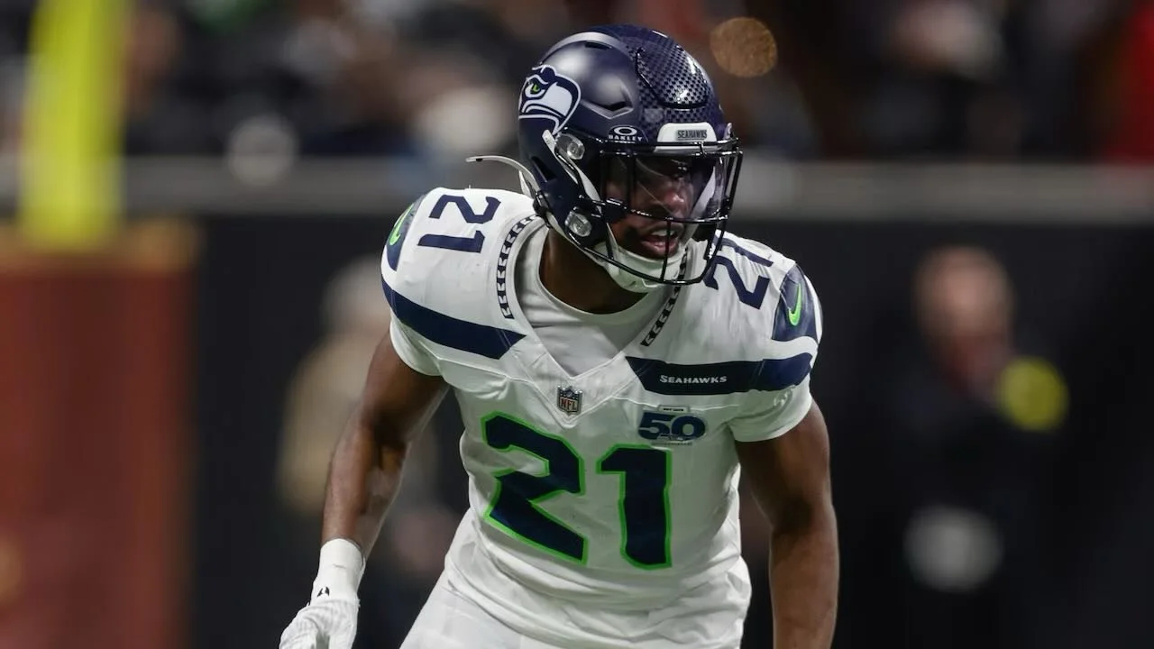 🏈👀 Seahawks and Devon Witherspoon still far apart in talks

The Seattle Seahawks and star CB Devon Witherspoon reportedly remain a long way from agreeing a contract extension ✍️❌

Seattle are understood to have made an initial offer several weeks a
