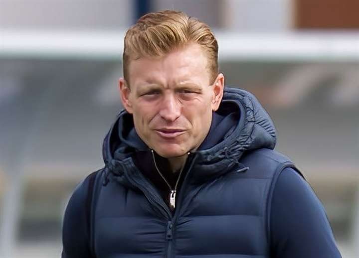 ⚪🔴 Ebbsfleet continue summer rebuild!

Josh Wright has made another addition to his squad as Ebbsfleet United sign winger Harvey Walker from fellow National League South side Slough Town ✍️

Walker arrives with plenty of experience of non-league foo