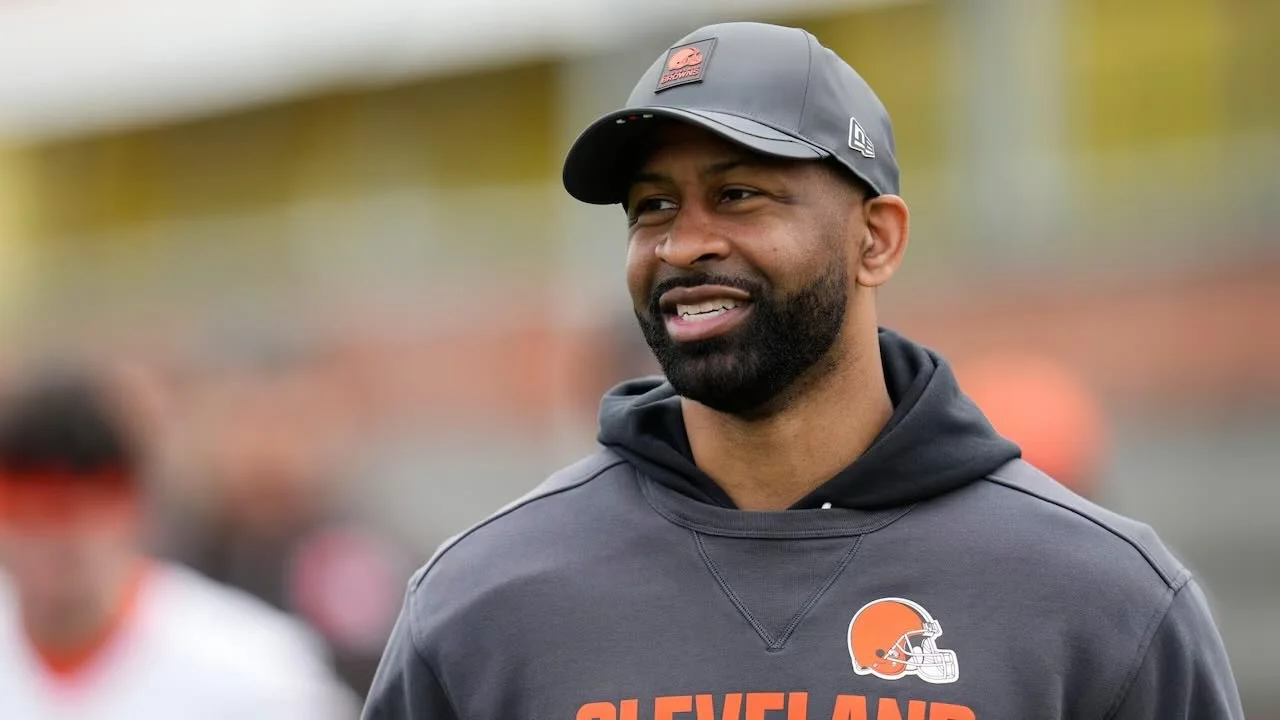 🏈🧠 Andrew Berry sought outside advice before Myles Garrett trade

Before agreeing to trade Myles Garrett to the Los Angeles Rams, Andrew Berry reportedly turned to a trusted network of executives from across the sporting world 👀

According to repo