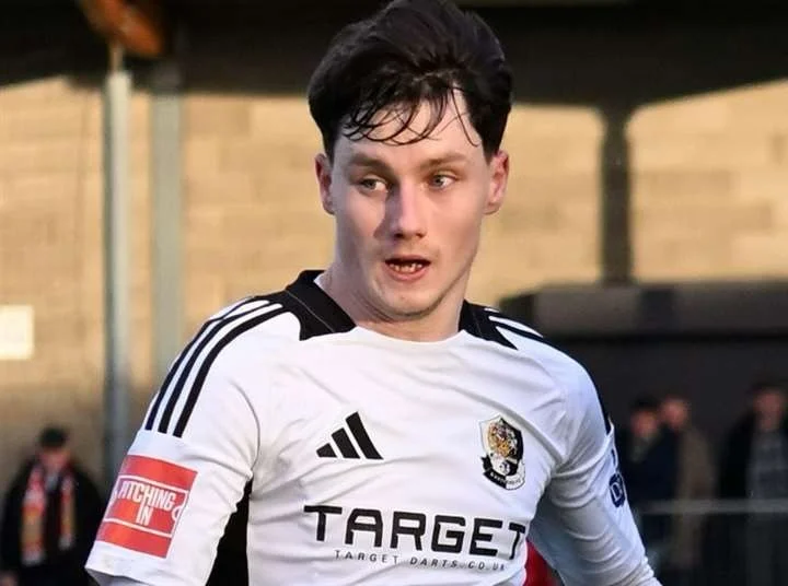 🔴⚪ Ebbsfleet continue summer recruitment!

Josh Wright has made another addition to his squad with Olly Box joining Ebbsfleet United from Dartford ✍️

Box becomes the fifth new signing of the summer as the Fleet build a squad capable of challenging 
