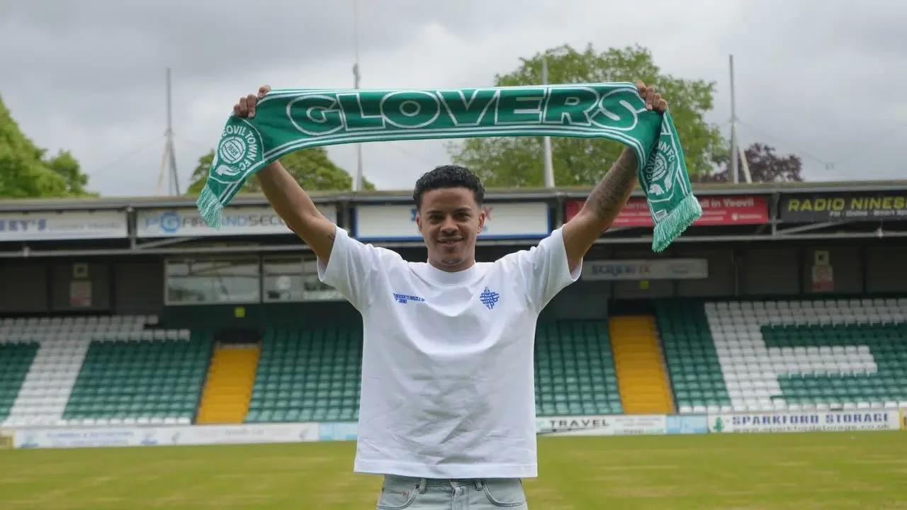 🟢✍️ Yeovil Town sign Johl Powell!

Johl Powell has joined Yeovil Town from Walton &amp; Hersham on a two-year contract 🔥

The midfielder arrives after helping Walton &amp; Hersham secure the Southern Premier Division title, earning a move up the fo