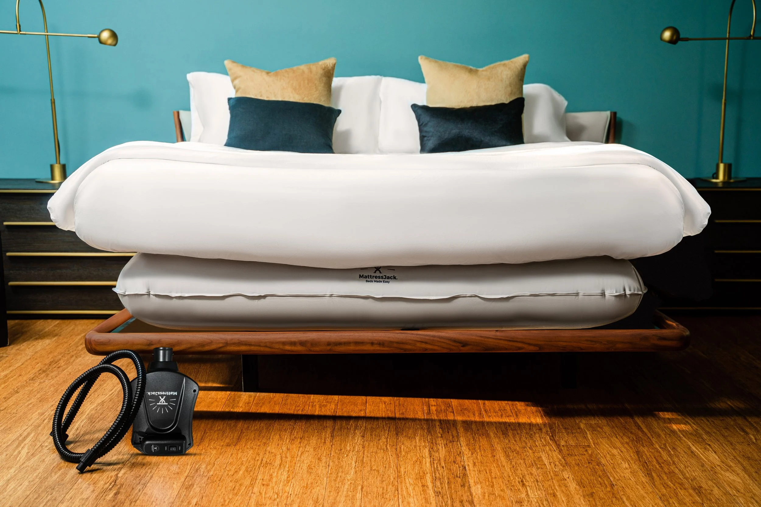 Mattress Jack Your Ergonomic Solution for Bedmaking